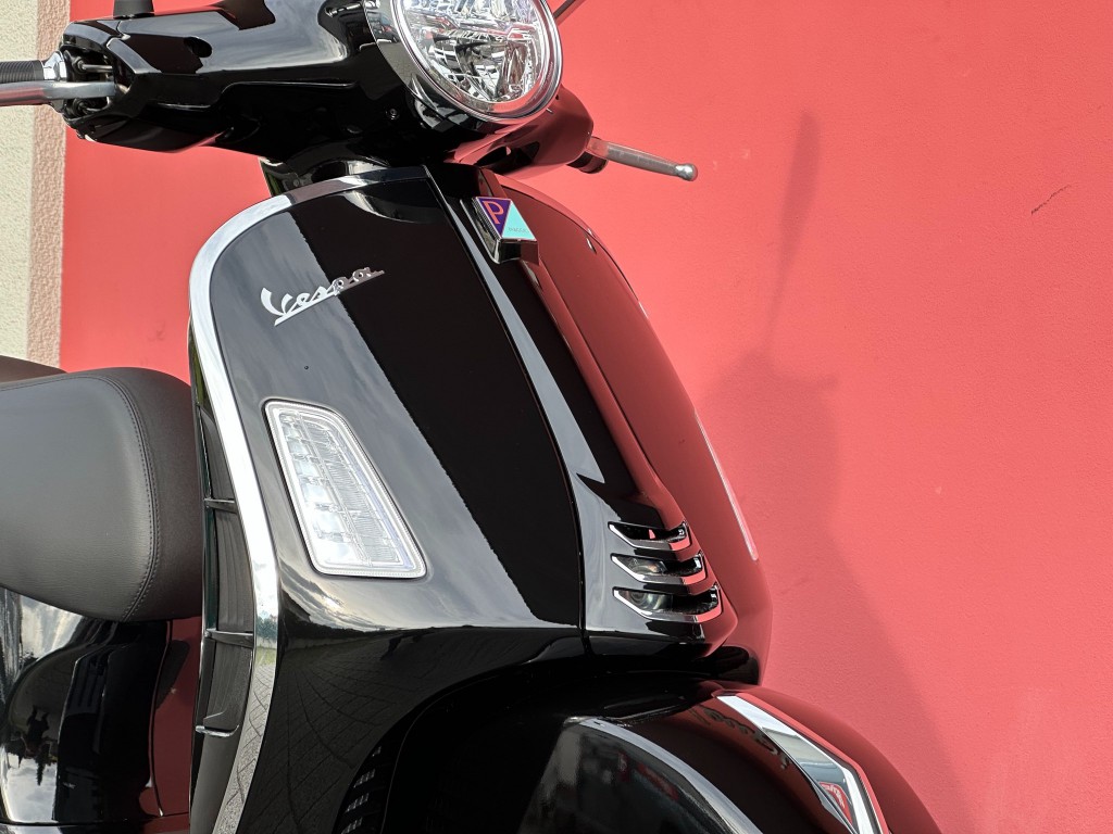 PIAGGIO Vespa GTS 125 Super RST Euro 5+-image-3