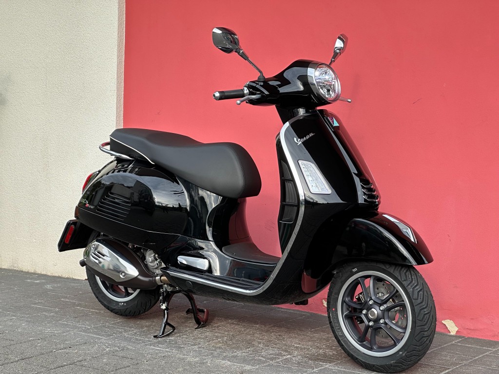 PIAGGIO Vespa GTS 125 Super RST Euro 5+-image-4