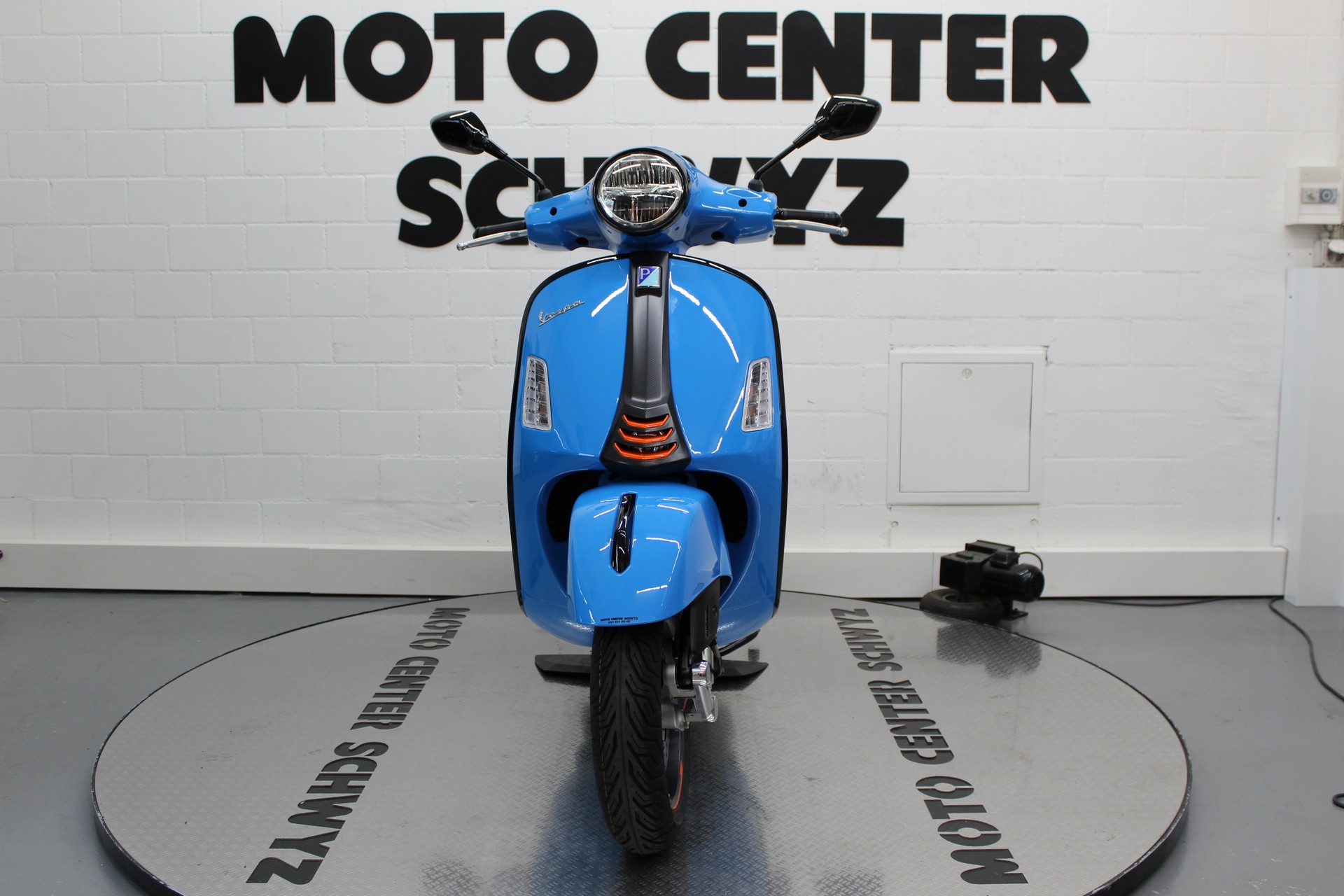 PIAGGIO GTS 125 Super Sport-image-2