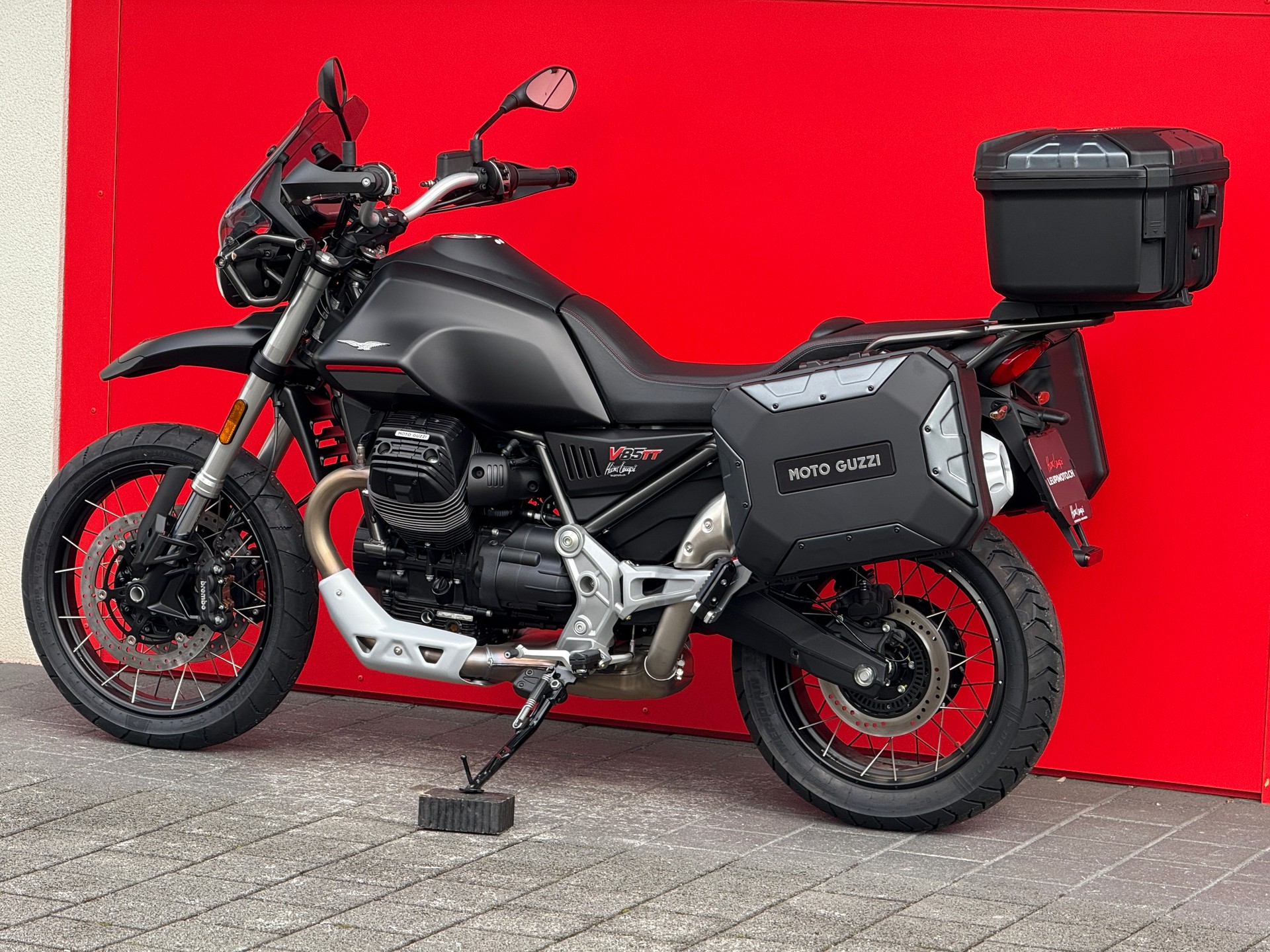 MOTO GUZZI V85 TT Touring-image-14