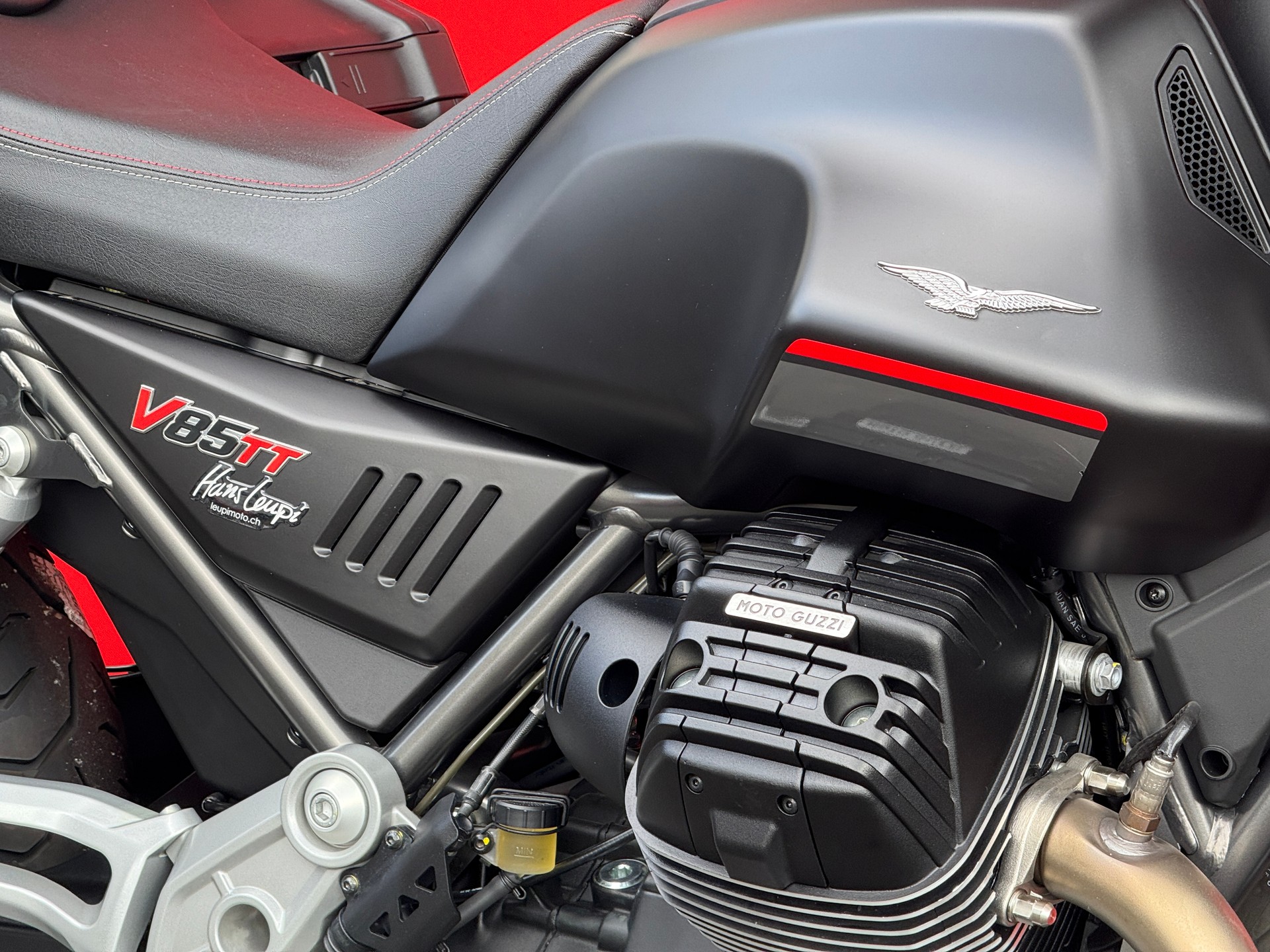 MOTO GUZZI V85 TT Touring-image-8