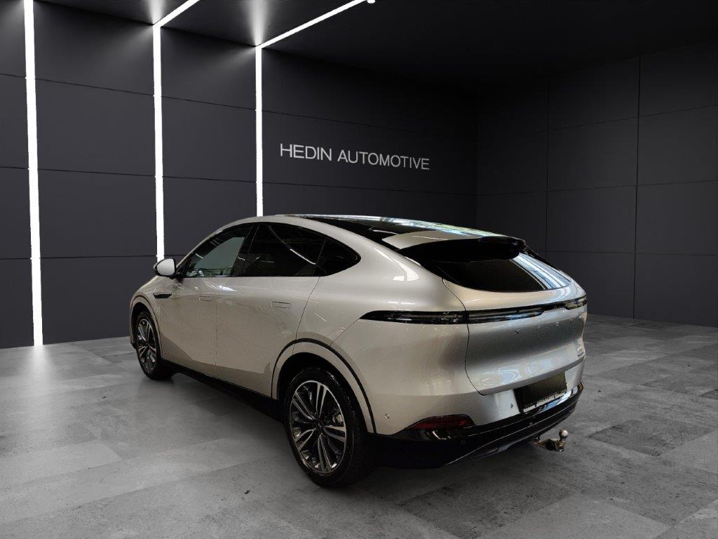 XPENG Performance AWD-showroom-element-3
