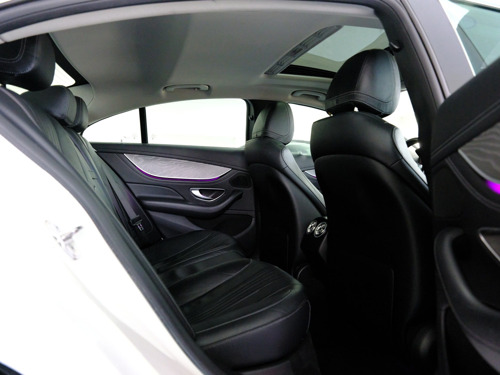MERCEDES-BENZ CLS 400 d AMG Line 4Matic 9G-Tronic-image-21