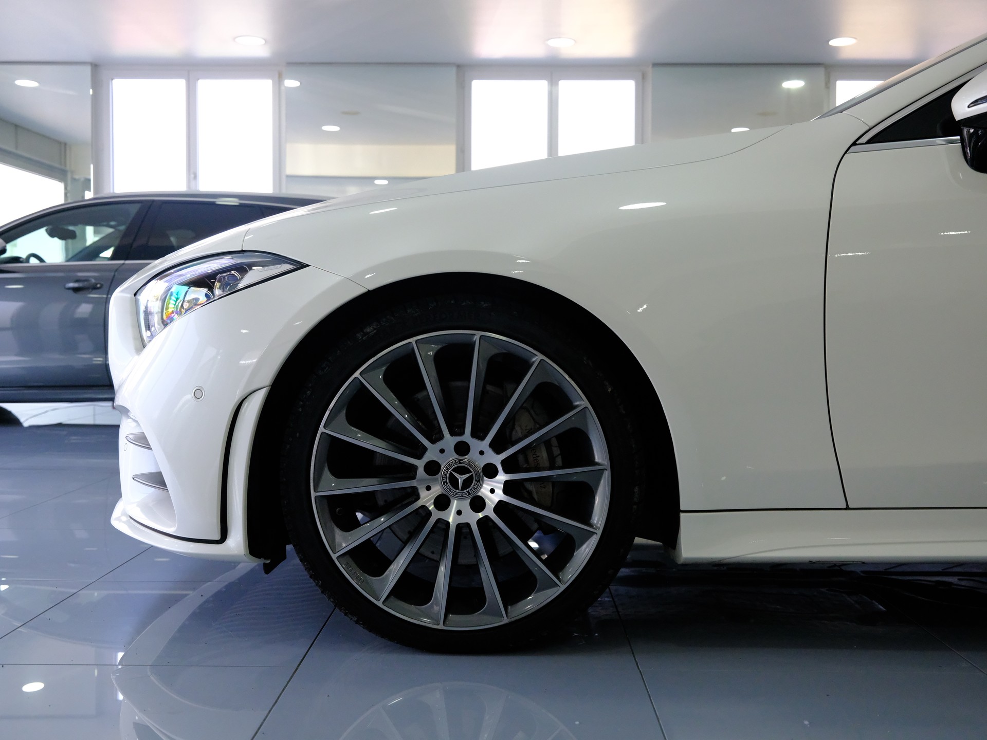 MERCEDES-BENZ CLS 400 d AMG Line 4Matic 9G-Tronic-image-9