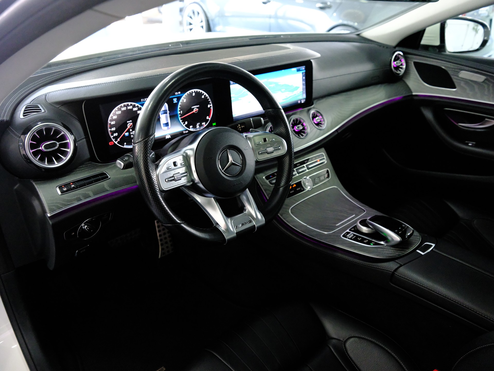 MERCEDES-BENZ CLS 400 d AMG Line 4Matic 9G-Tronic-image-12