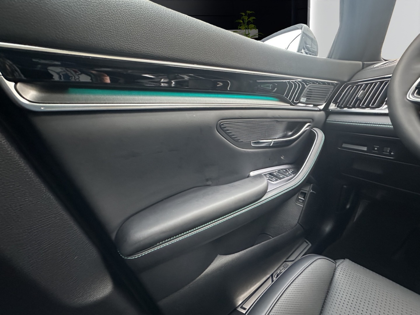 BYD Seal U DM-i Comfort-image-13