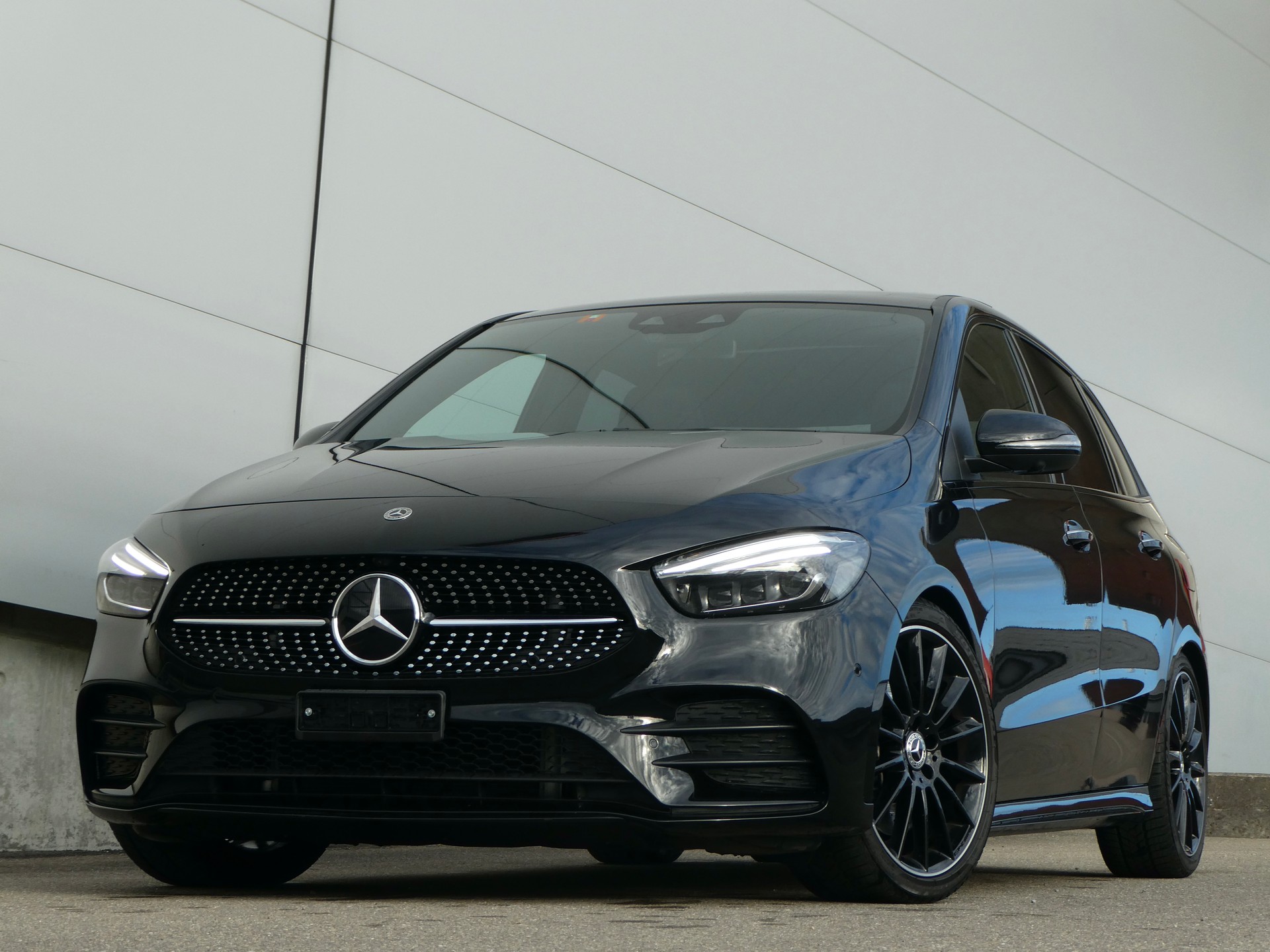 MERCEDES-BENZ B 250 4Matic AMG Line