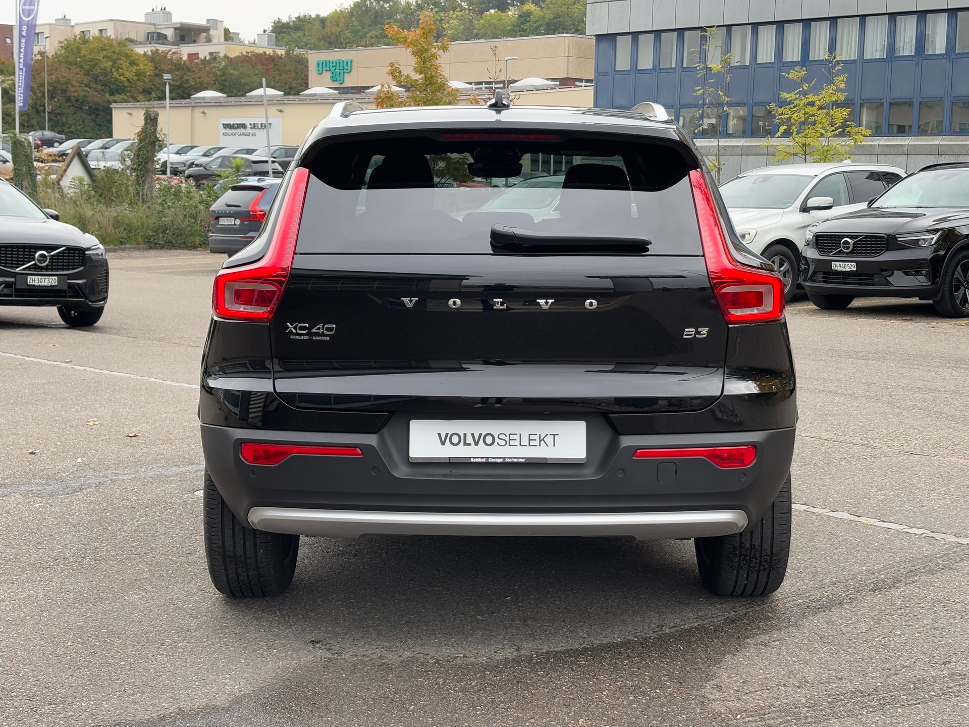 VOLVO XC40 2.0 B3 MH-image-8