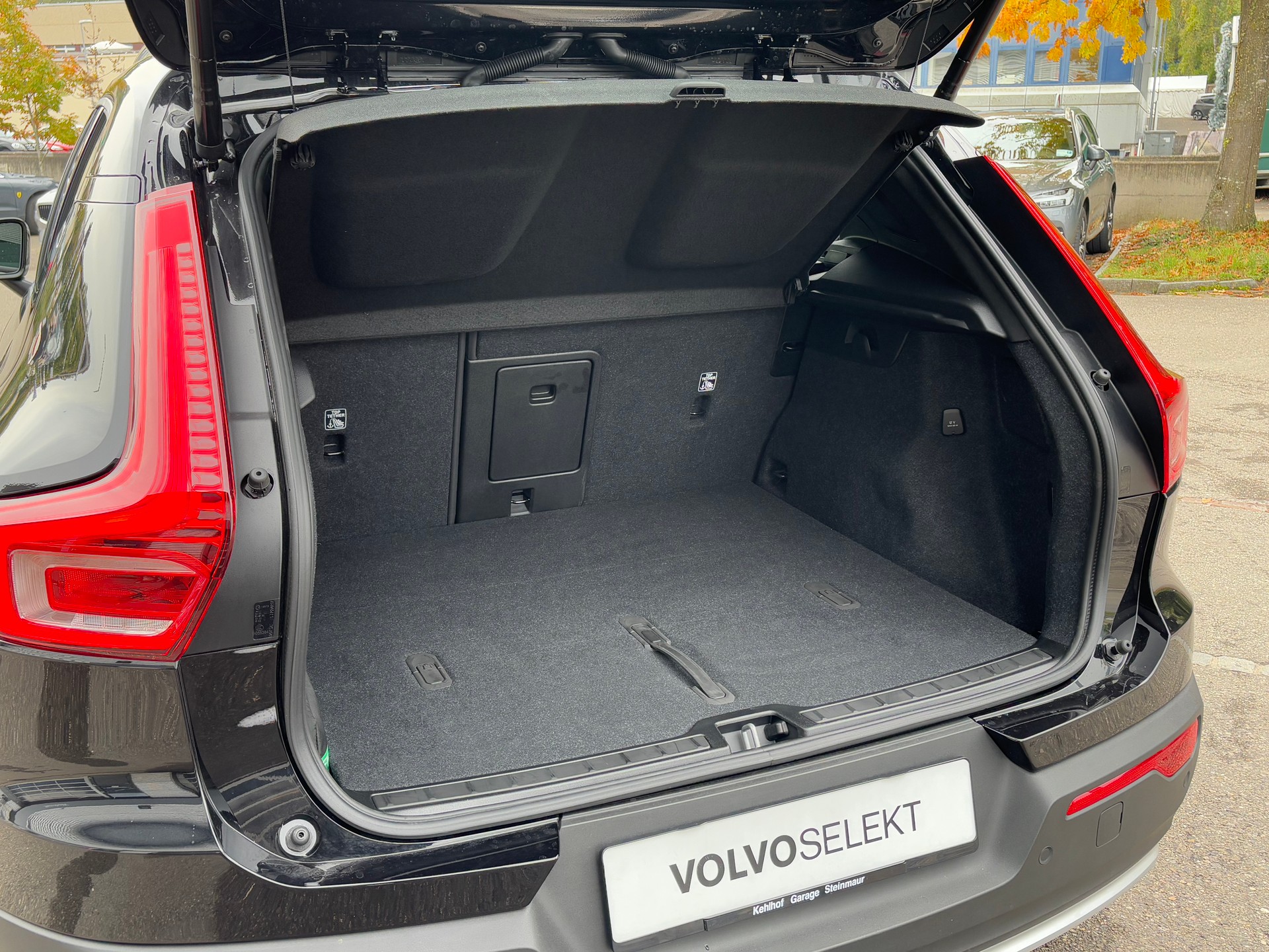 VOLVO XC40 2.0 B3 MH-image-9