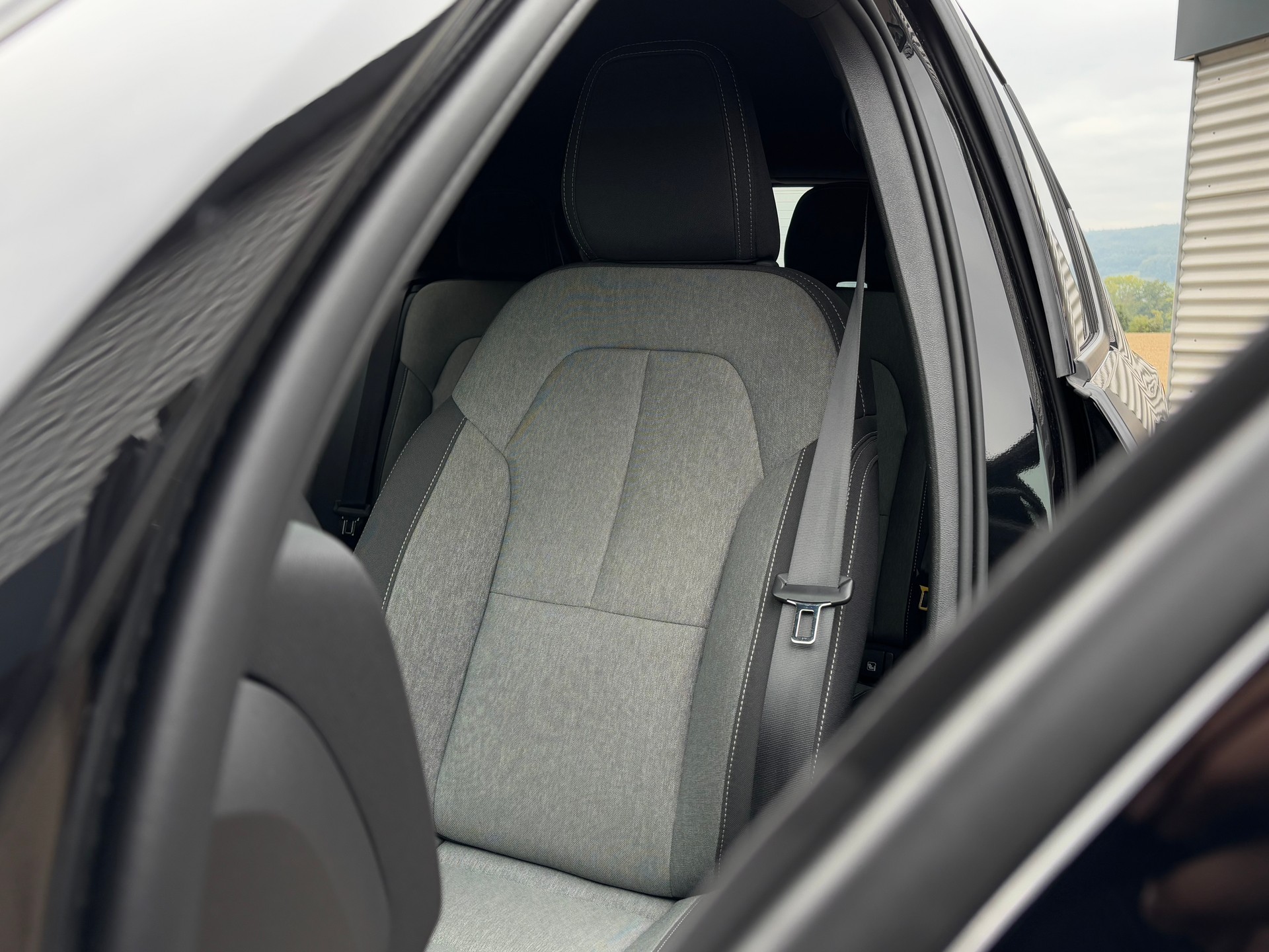 VOLVO XC40 2.0 B3 MH-showroom-element-3
