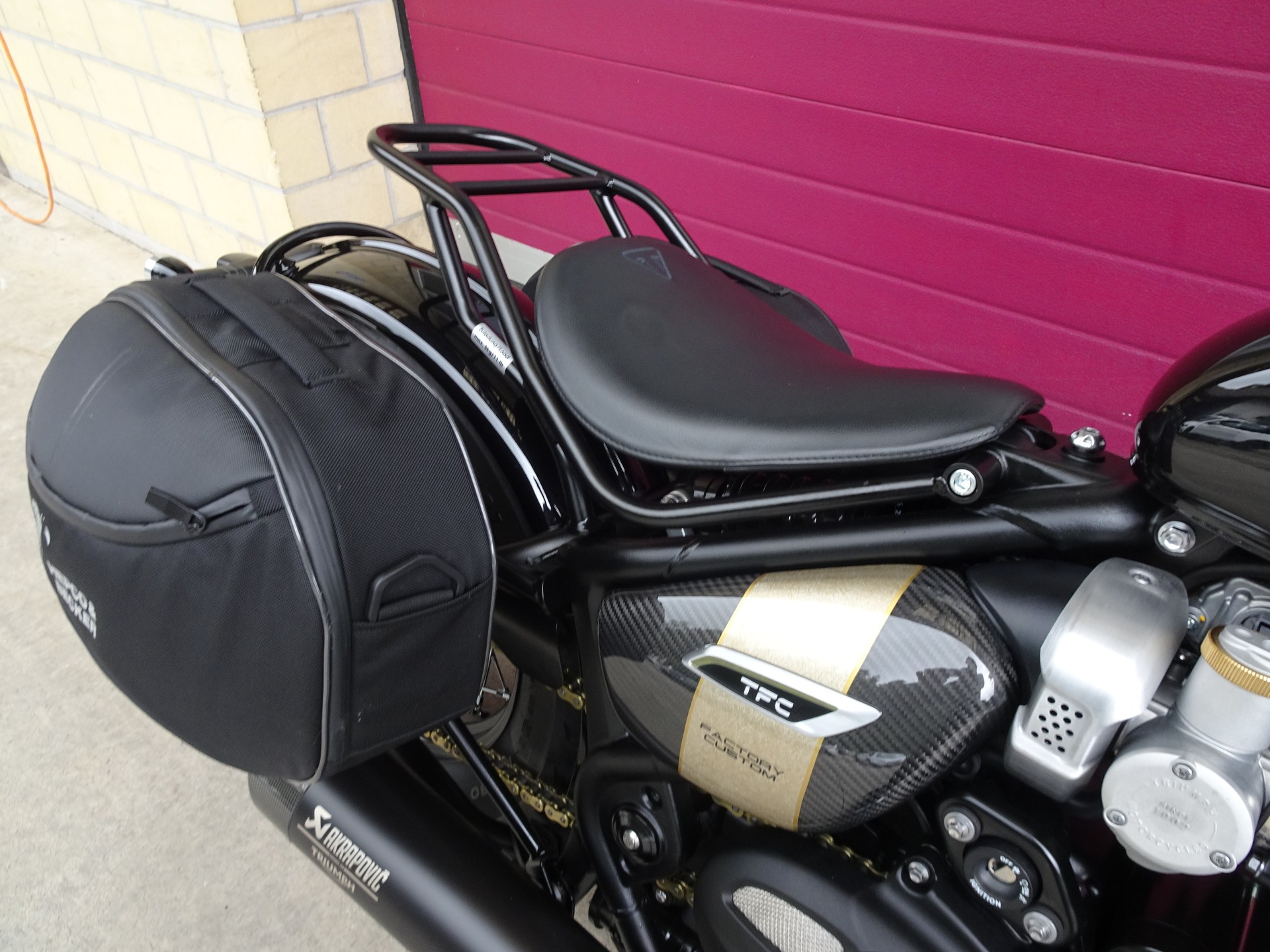 TRIUMPH Bonneville 1200 Bobber TFC-image-6