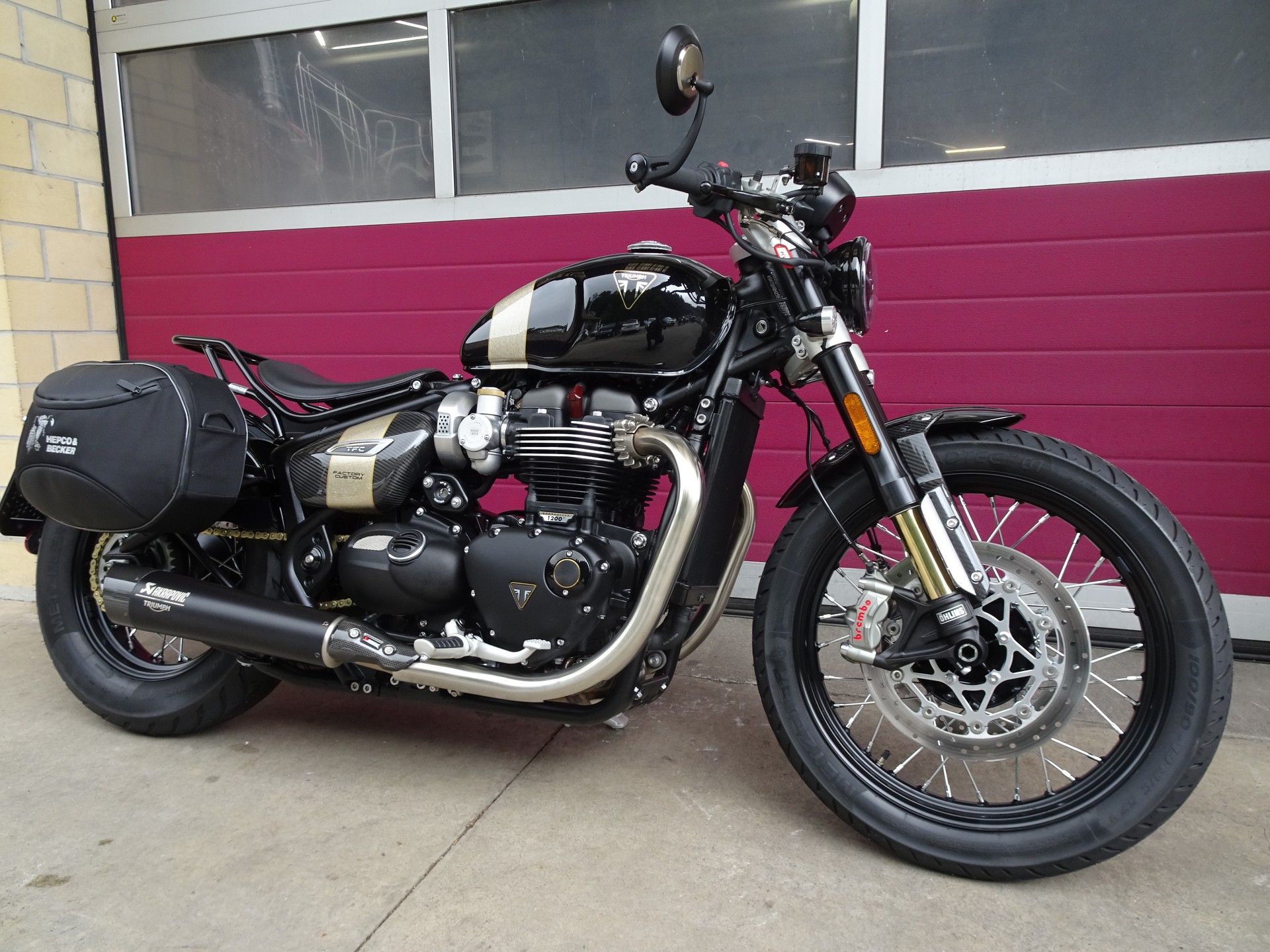 TRIUMPH Bonneville 1200 Bobber TFC-image-10