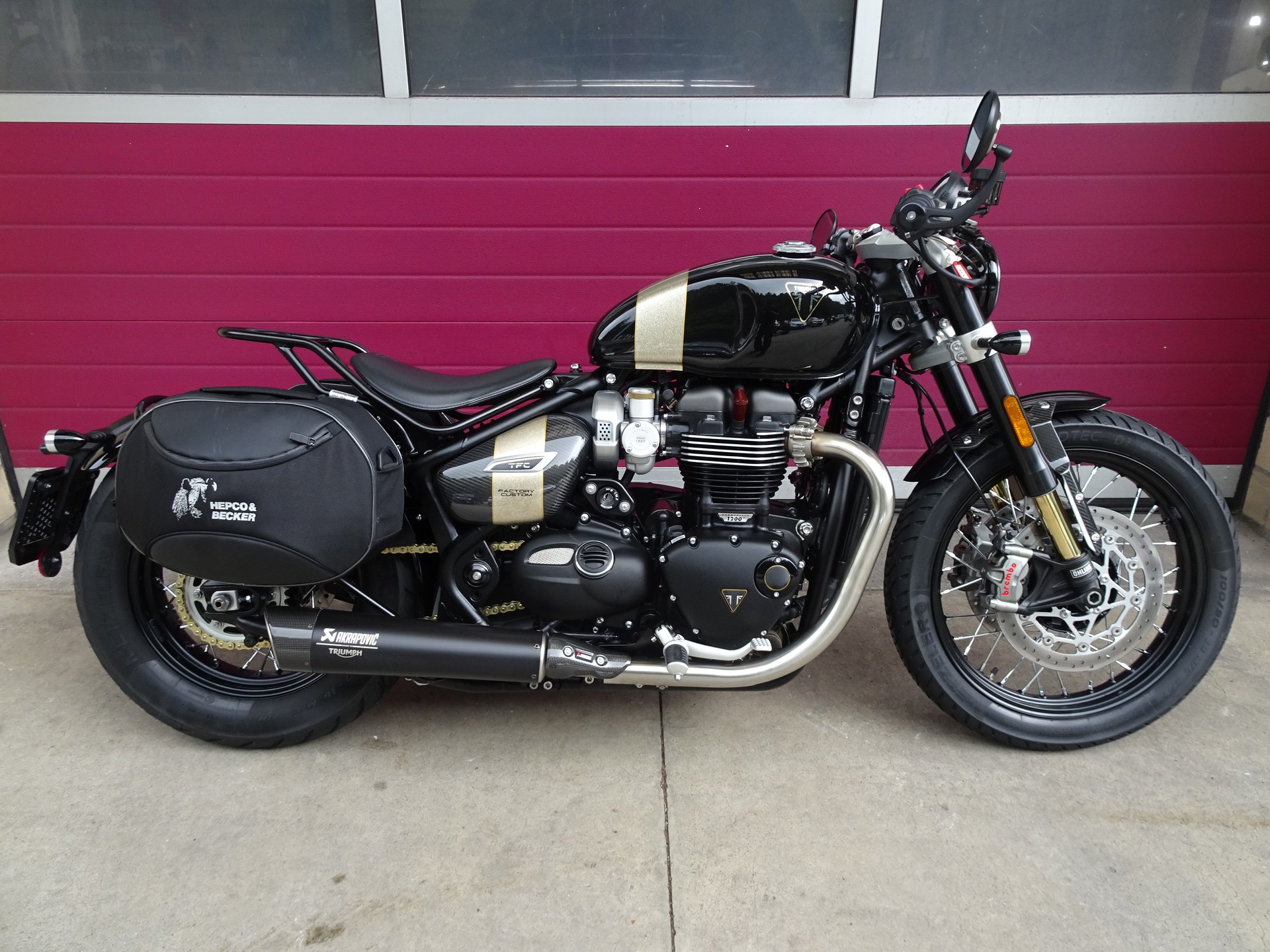TRIUMPH Bonneville 1200 Bobber TFC