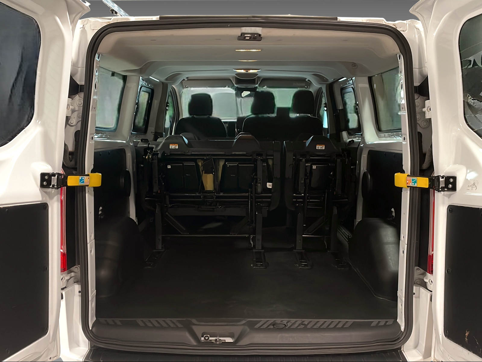 FORD Transit C Kombi 320 L2 2.0 TDCi 150 Trend-image-13