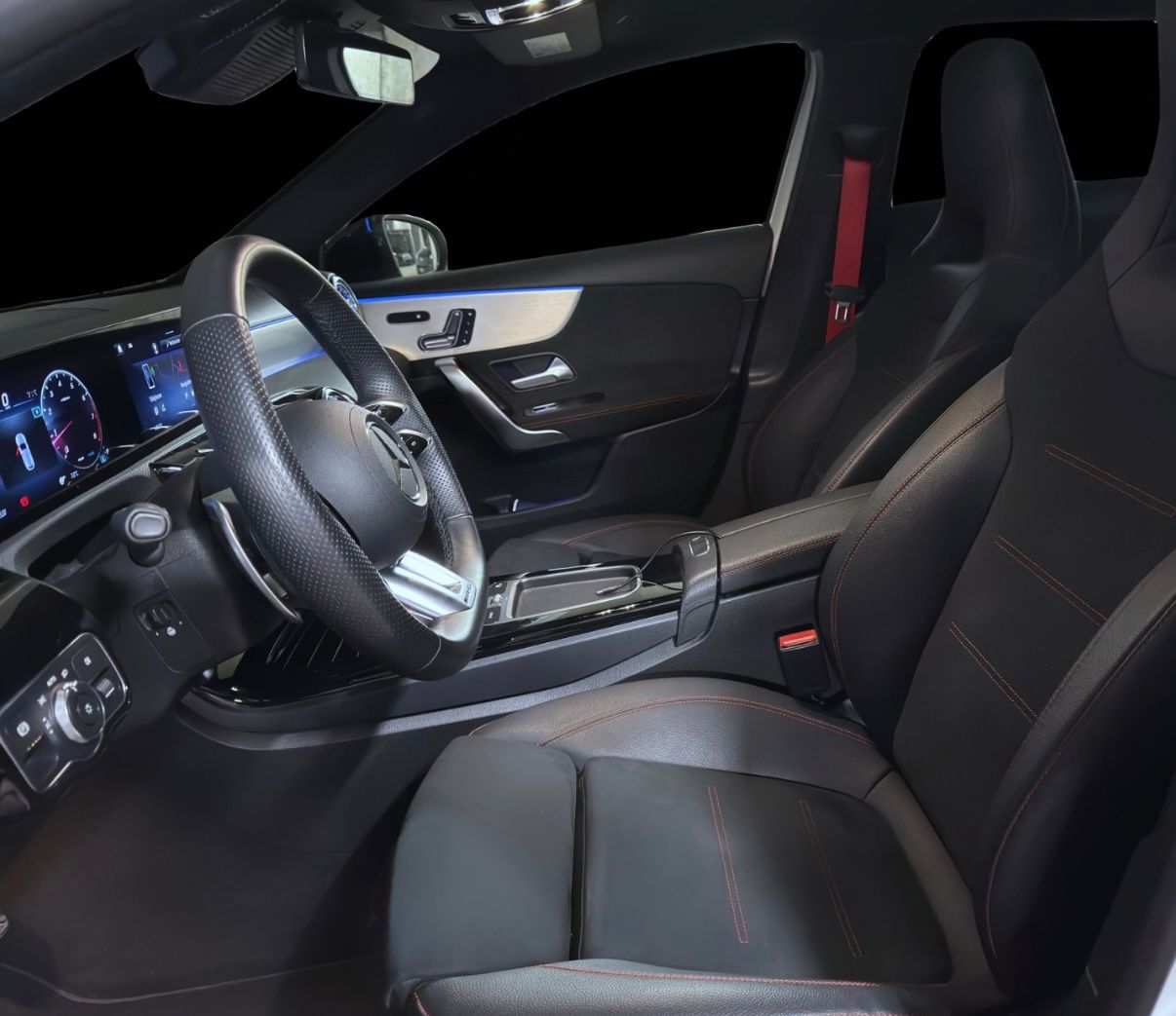 MERCEDES-BENZ A AMG 35 4Matic 8G-DCT-image-8