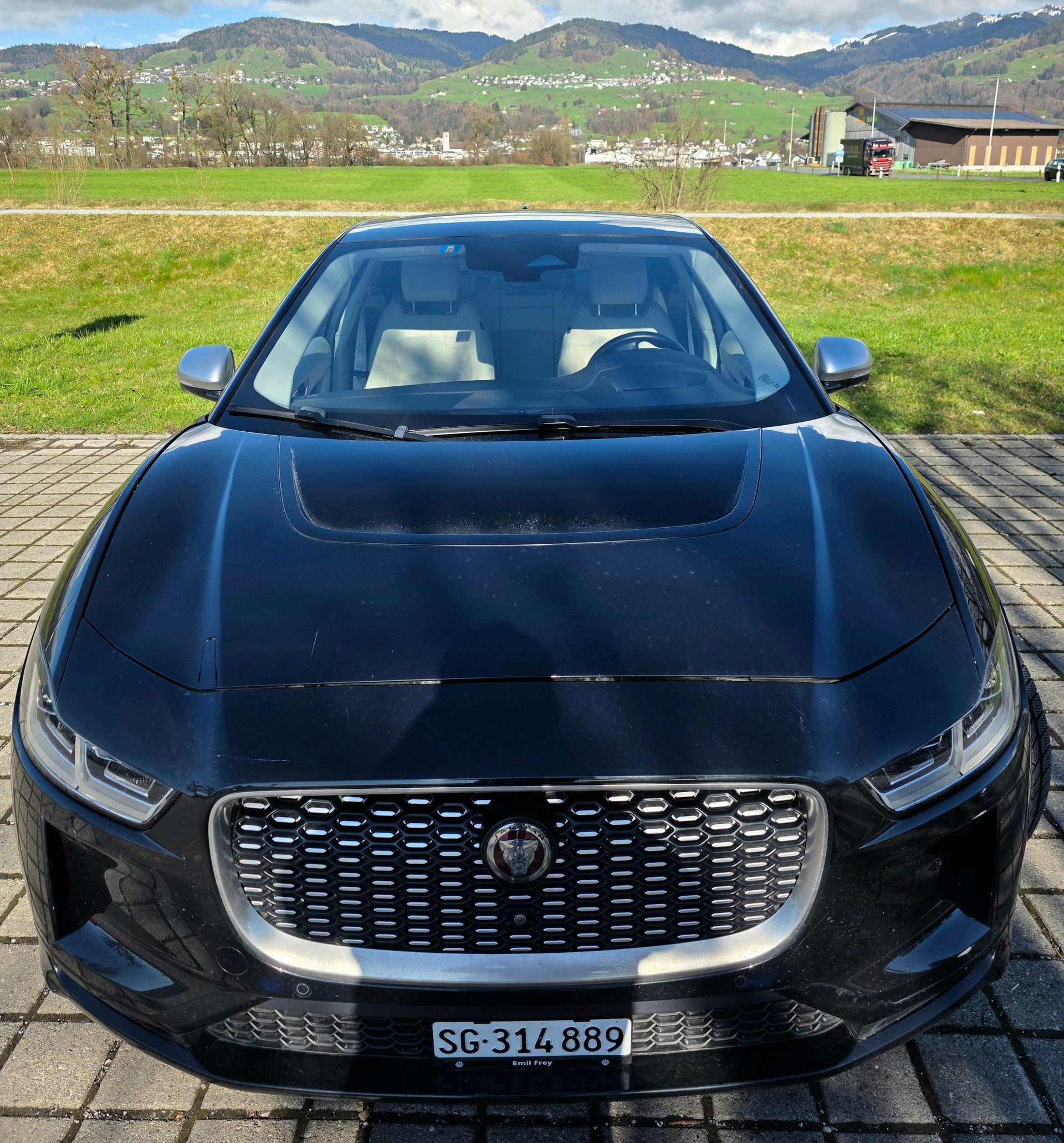 JAGUAR I-Pace EV400 HSE AWD (11 kW AC, 3-phasig)-image-1