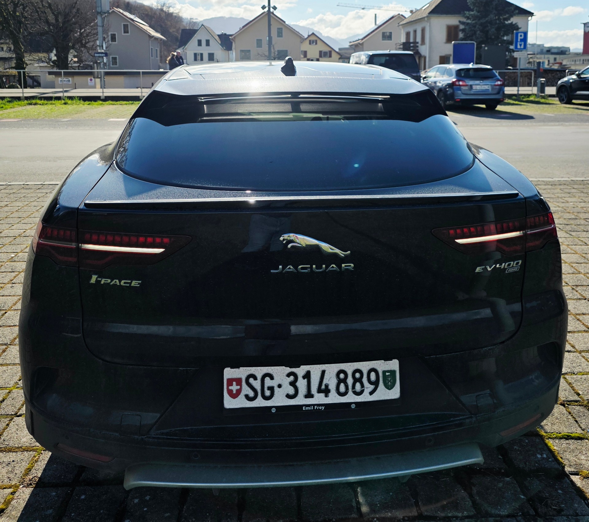 JAGUAR I-Pace EV400 HSE AWD (11 kW AC, 3-phasig)-image-2