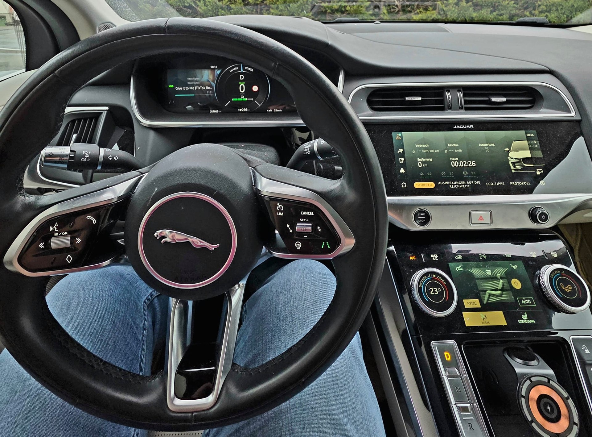 JAGUAR I-Pace EV400 HSE AWD (11 kW AC, 3-phasig)-image-3
