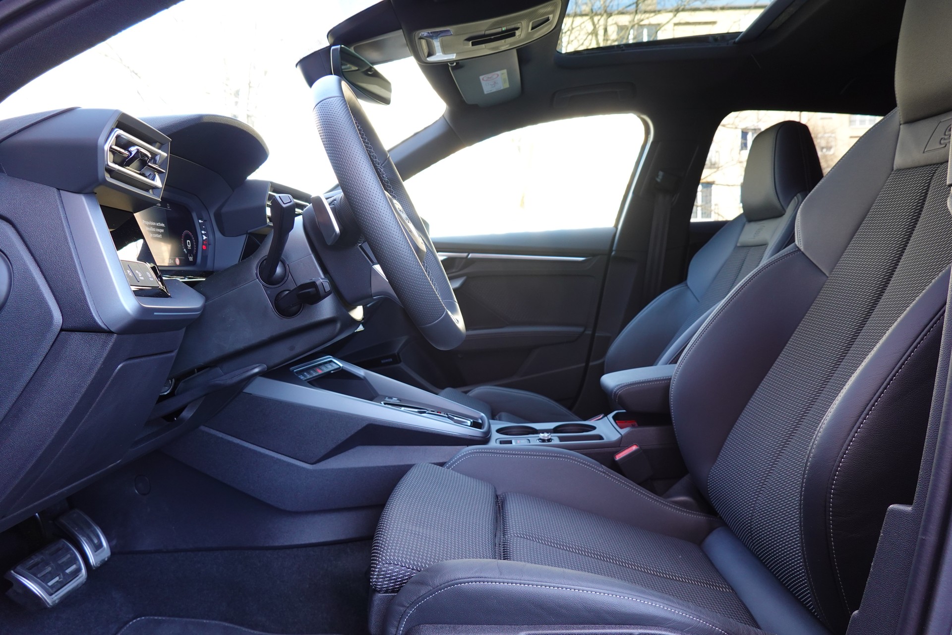 AUDI A3 Limousine 35 TFSI S-Line S-tronic - "Toit Ouvrant * Son B&O * Pack S-Line * Temp. Adapt * Drive Select * Caméra * Lum. Ambia"-image-28