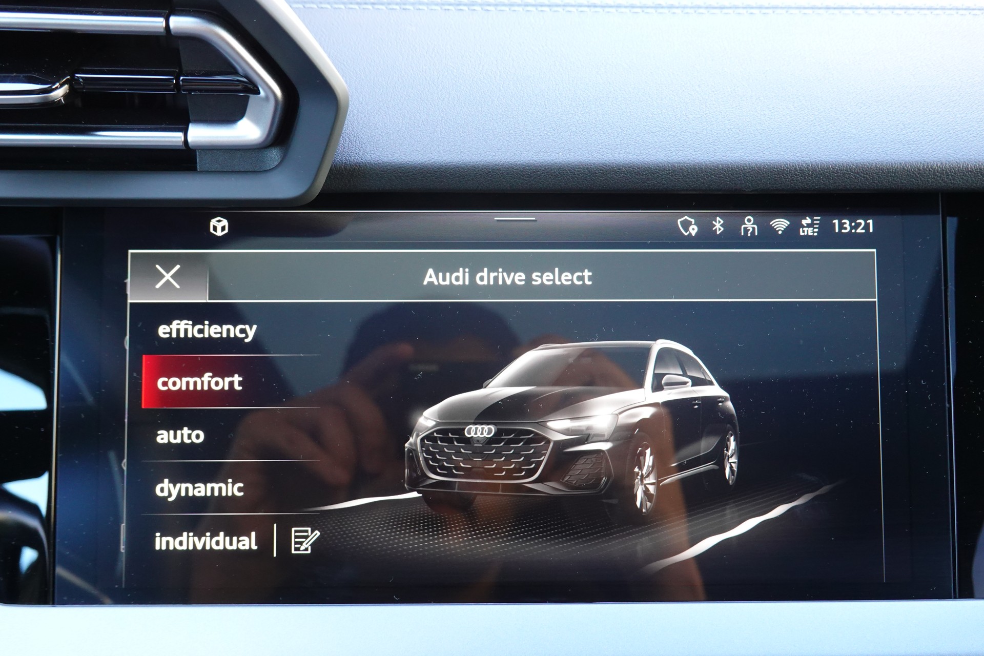 AUDI A3 Limousine 35 TFSI S-Line S-tronic - "Toit Ouvrant * Son B&O * Pack S-Line * Temp. Adapt * Drive Select * Caméra * Lum. Ambia"-image-22
