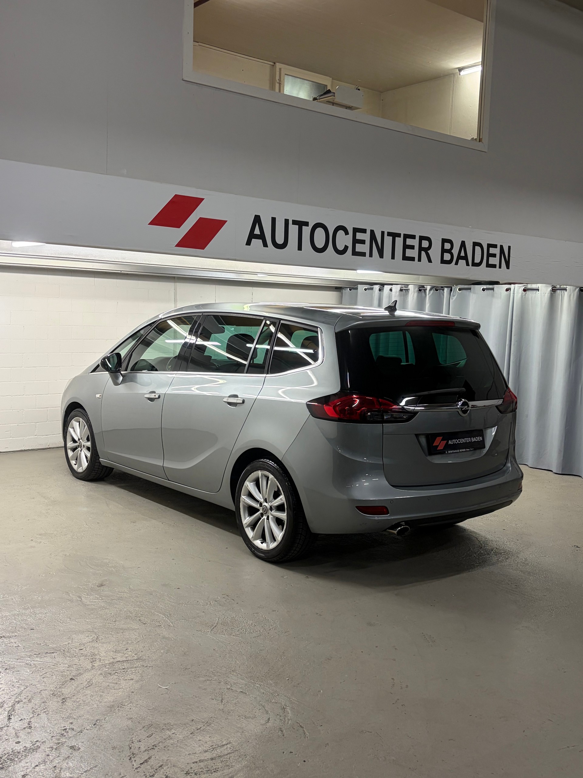 OPEL Zafira Tourer 2.0 CDTi Cosmo Automatic 7 Platz-image-5