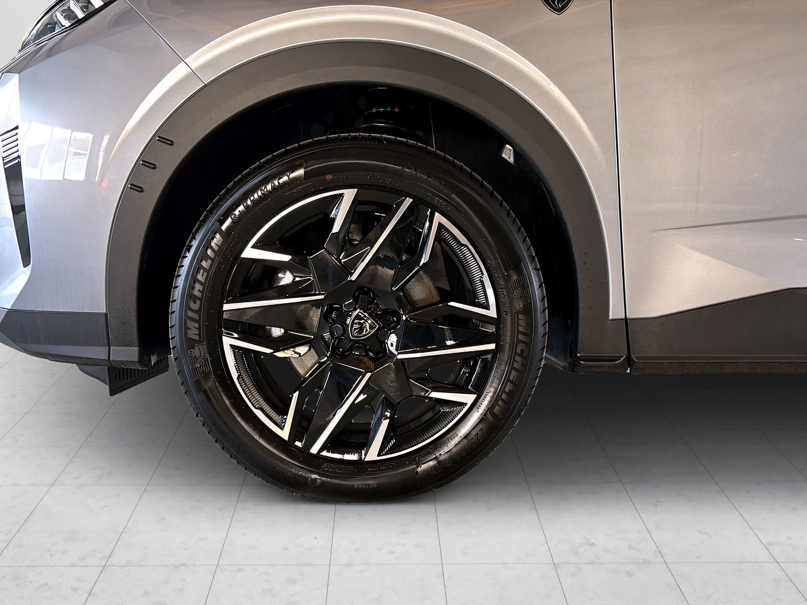 PEUGEOT 5008 1.2 Hybrid GT-showroom-element-3