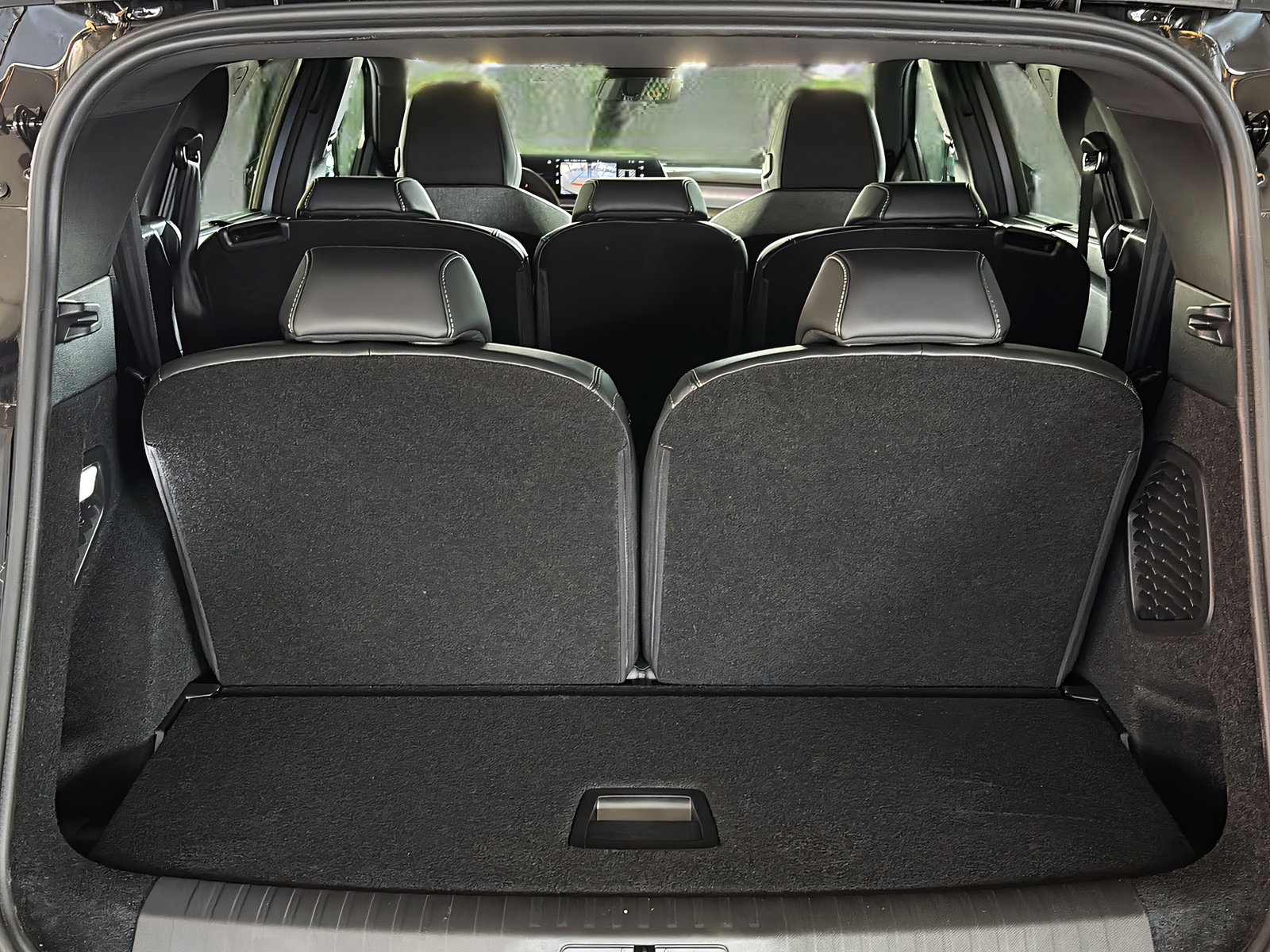 PEUGEOT 5008 1.2 Hybrid GT-image-17