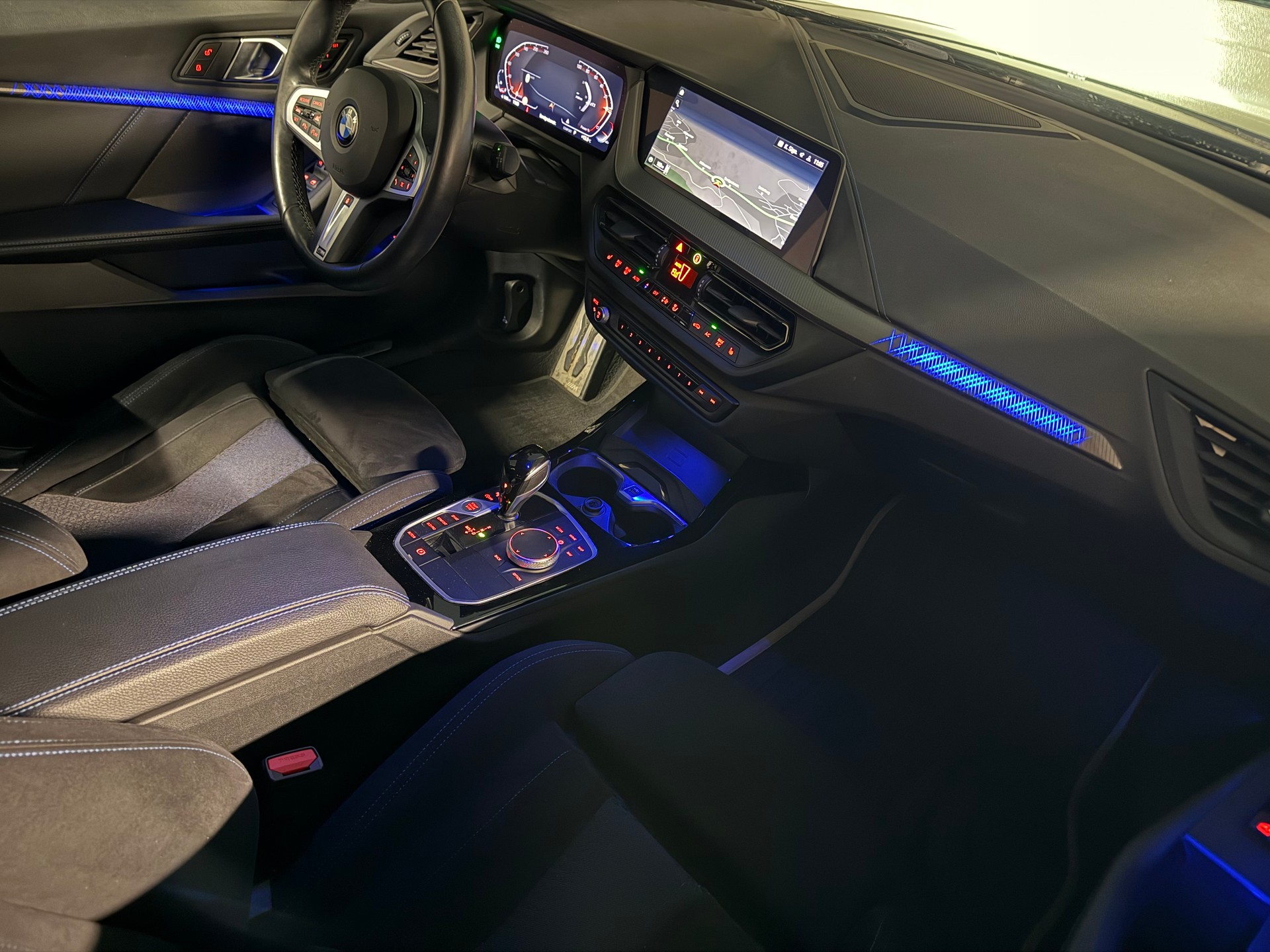 BMW 120i M Sport Pro Steptronic-image-5