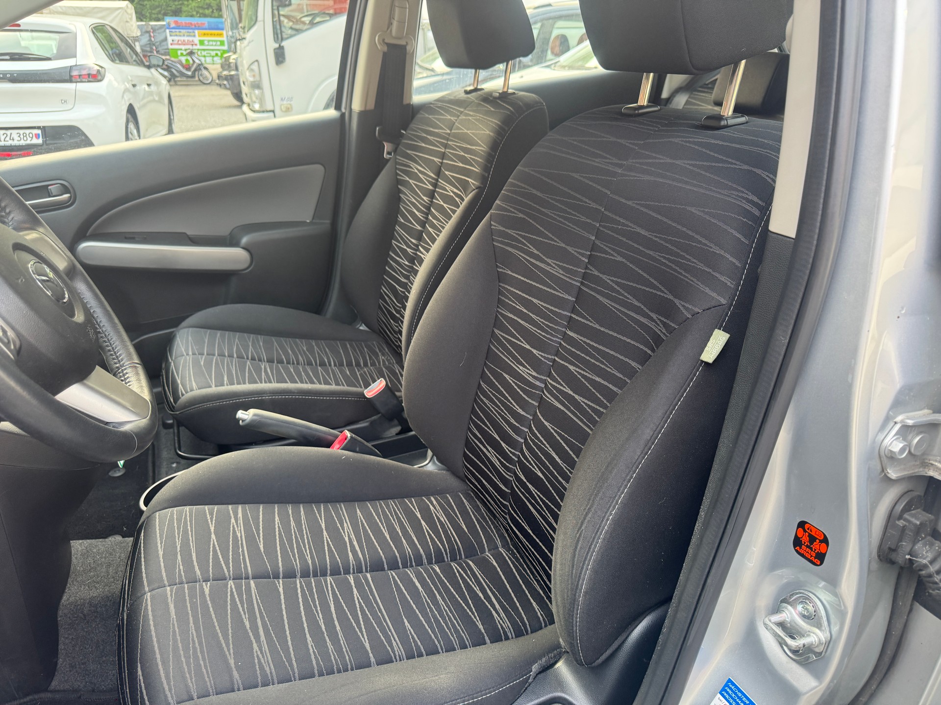 MAZDA 2 1.3i 16V Exclusive-image-5