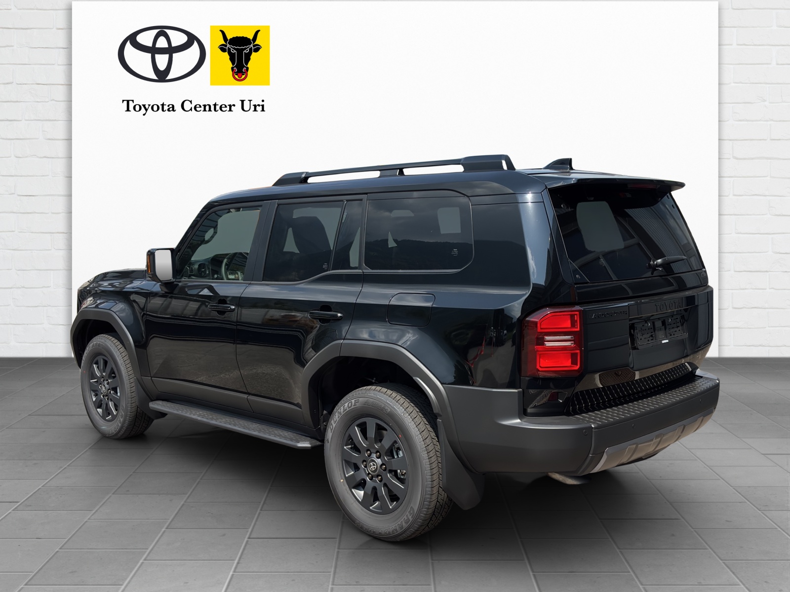 TOYOTA Land Cruiser 2.8TD Invincible Automat-showroom-element-2
