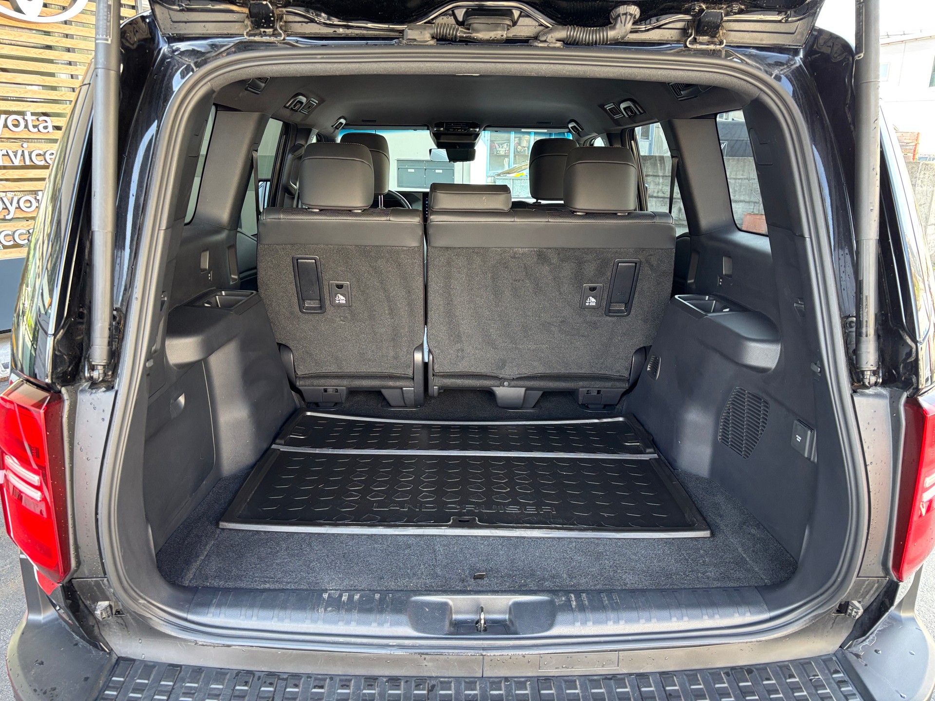 TOYOTA Land Cruiser 2.8TD Invincible Automat-image-10