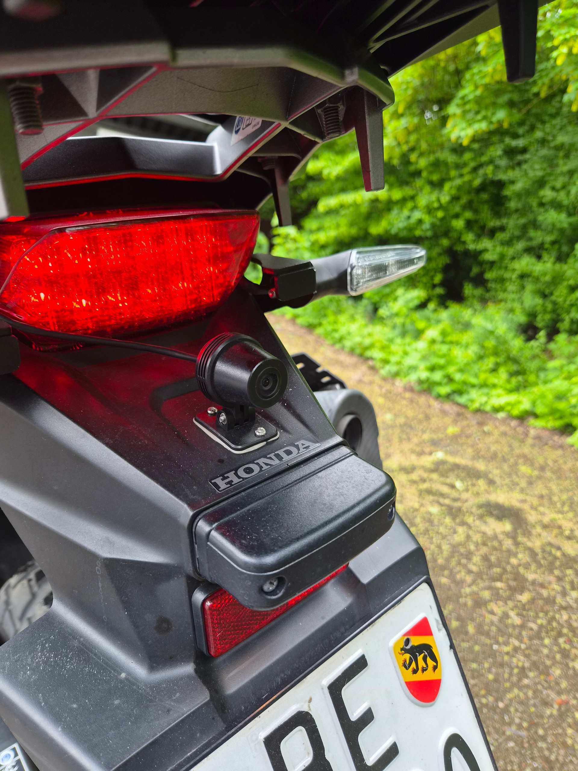 HONDA CRF 1000A Africa Twin-image-4