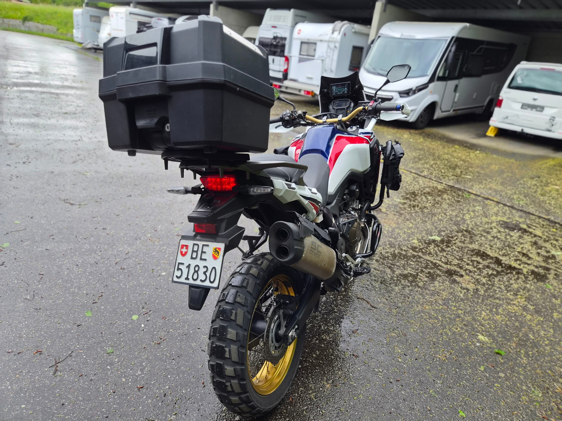 HONDA CRF 1000A Africa Twin-image-1