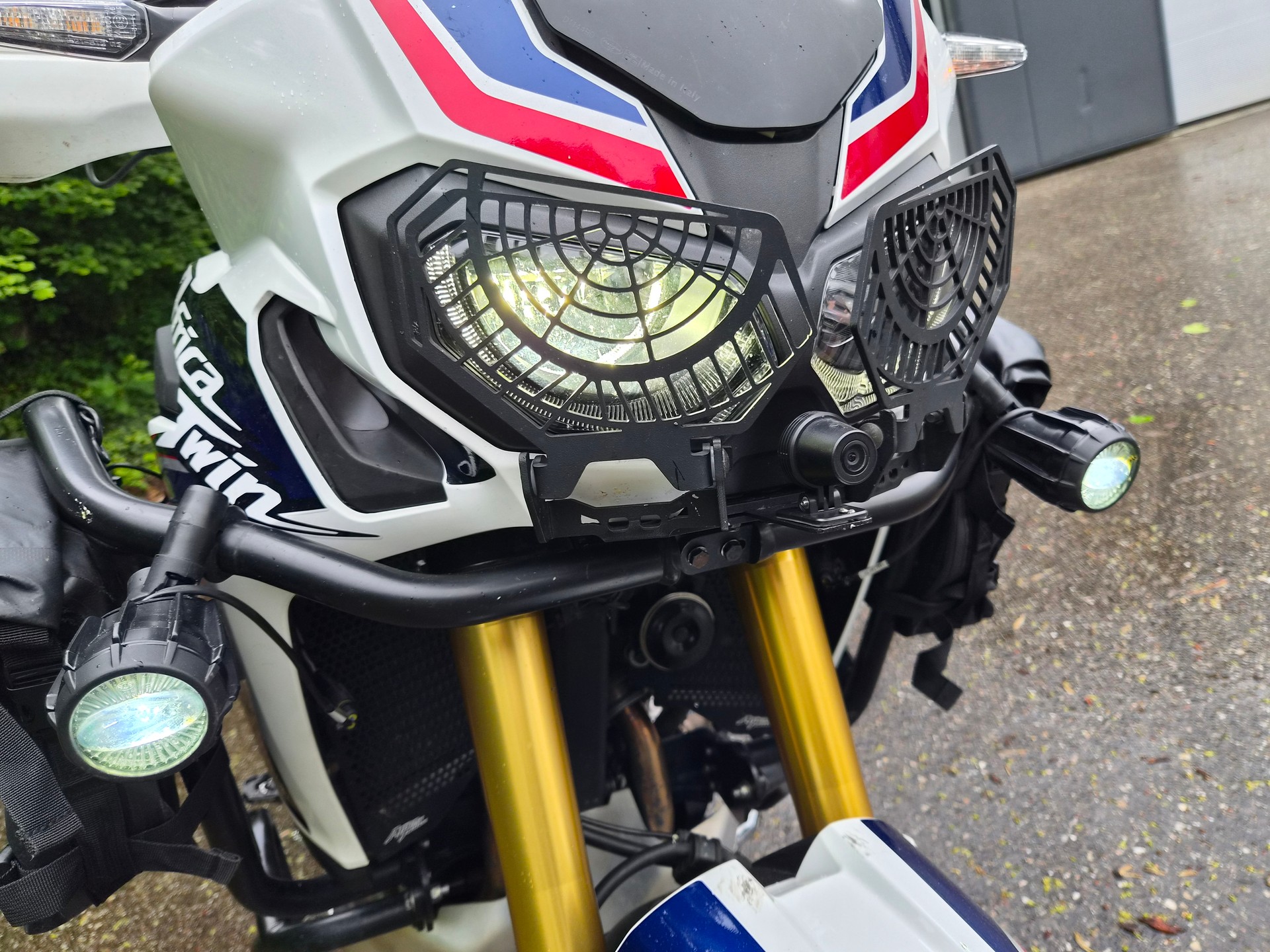 HONDA CRF 1000A Africa Twin-image-5