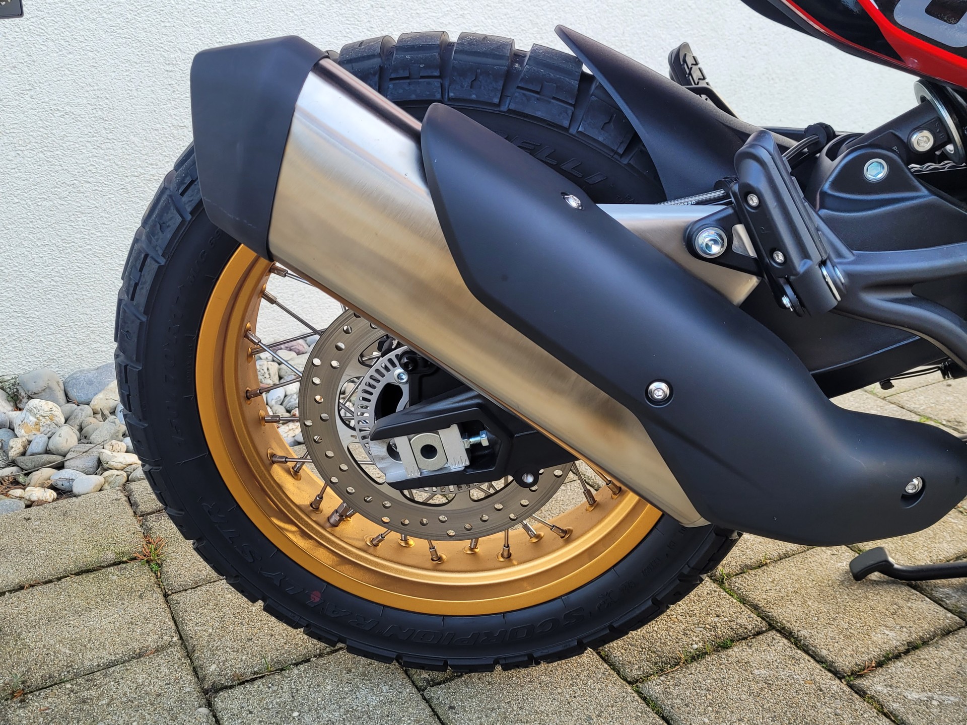 MOTO MORINI X-Cape 700 Gold Edition-image-15