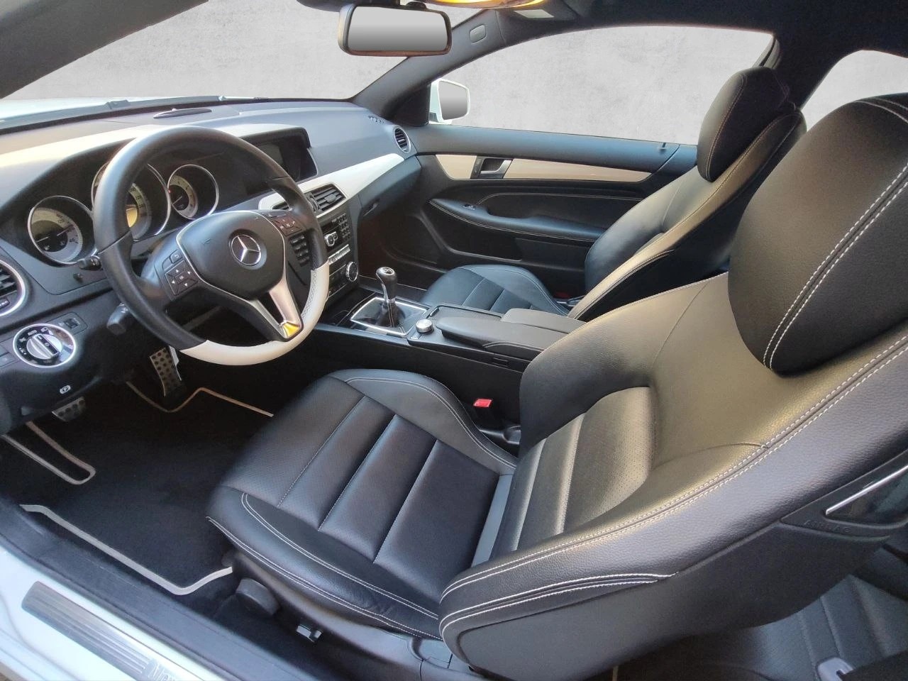 MERCEDES-BENZ C 180 Coupé MyStar-image-5