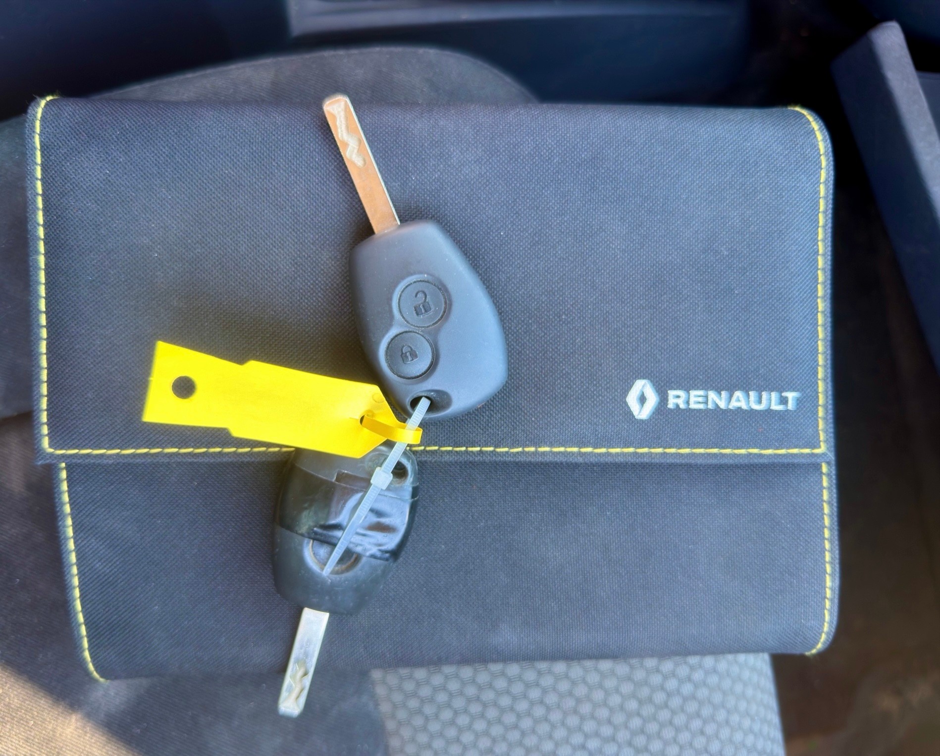 RENAULT Kangoo Medium TCe 115 mit Klimaanlage-image-21