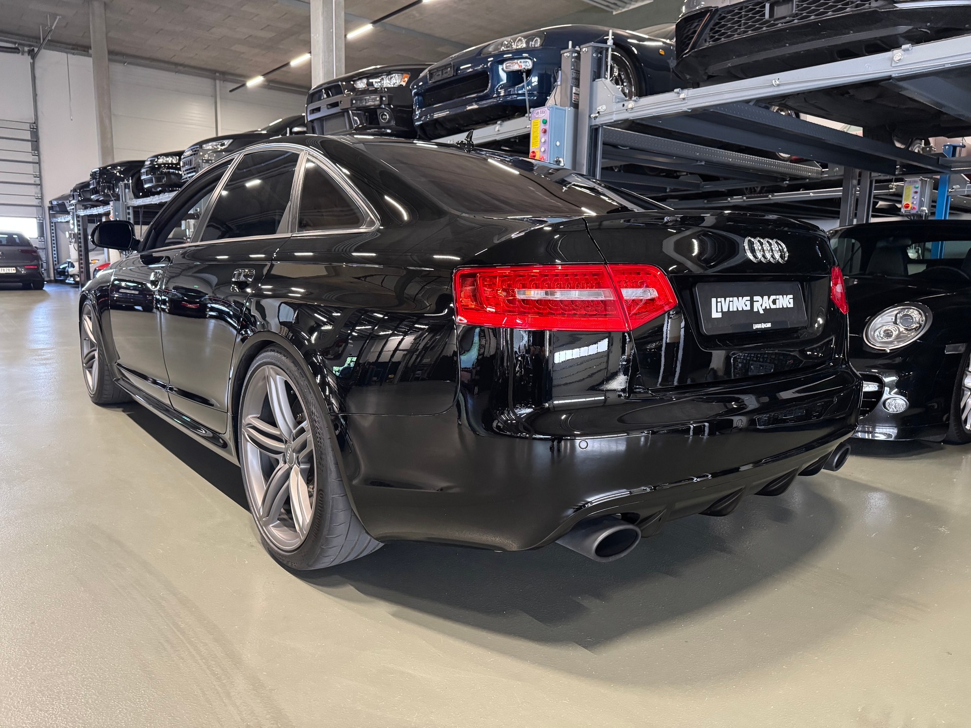 AUDI RS6 Limousine 5.0 TFSI V10 quattro tiptronic-image-2