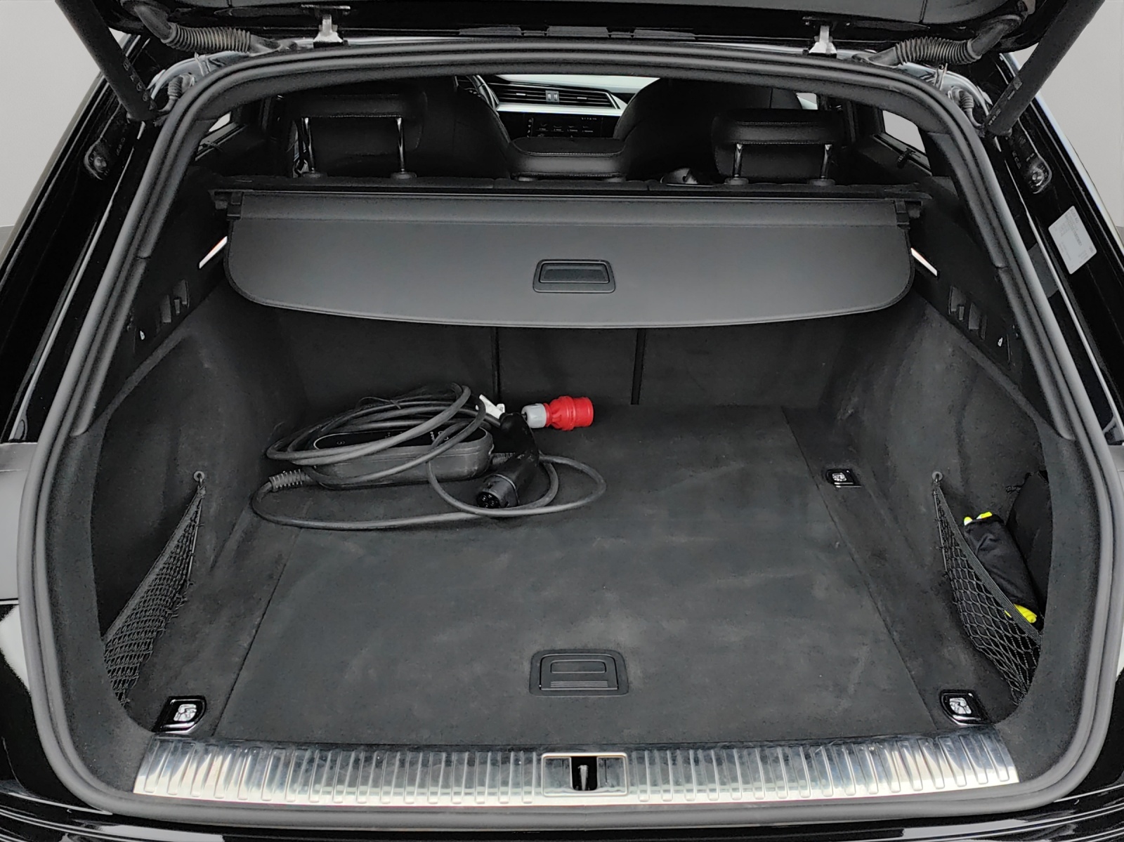AUDI e-tron 55 S Line Black Edition quattro-image-15