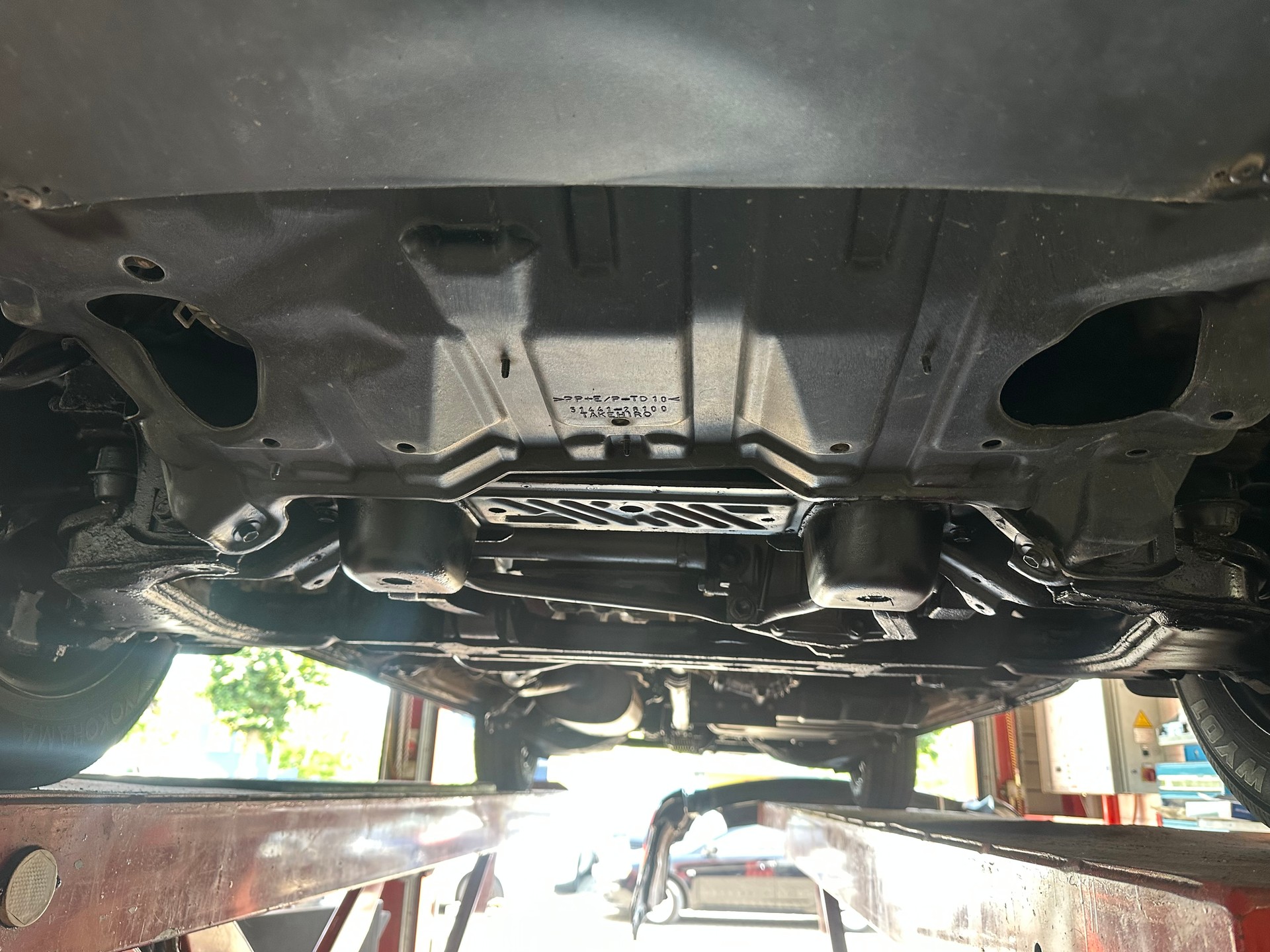 TOYOTA Hiace D-4D Van 4WD SWB-image-12