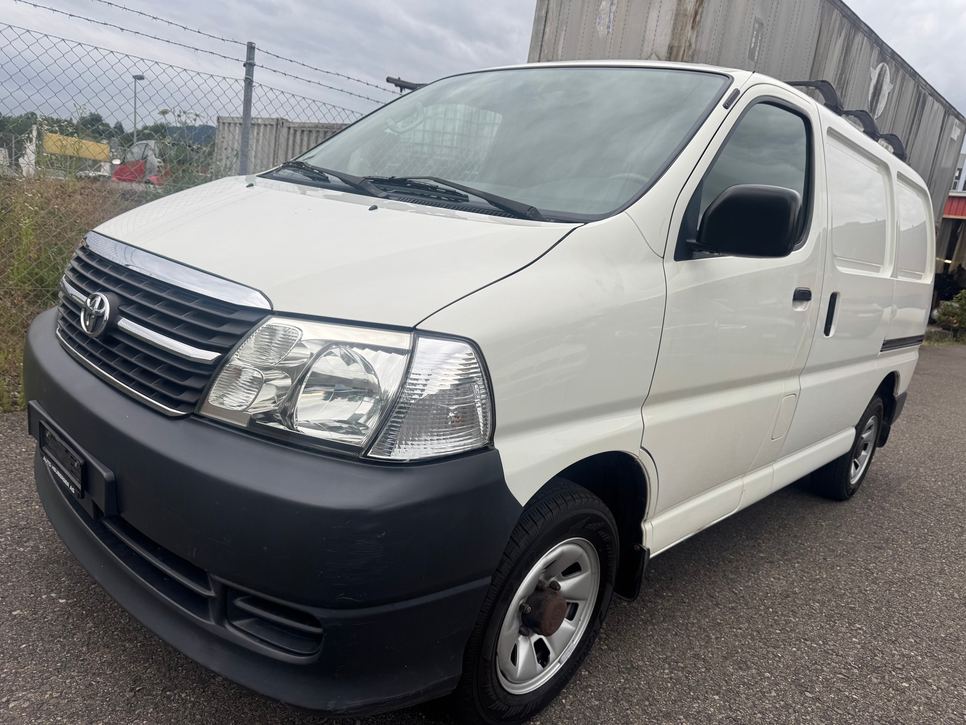 TOYOTA Hiace D-4D Van 4WD SWB