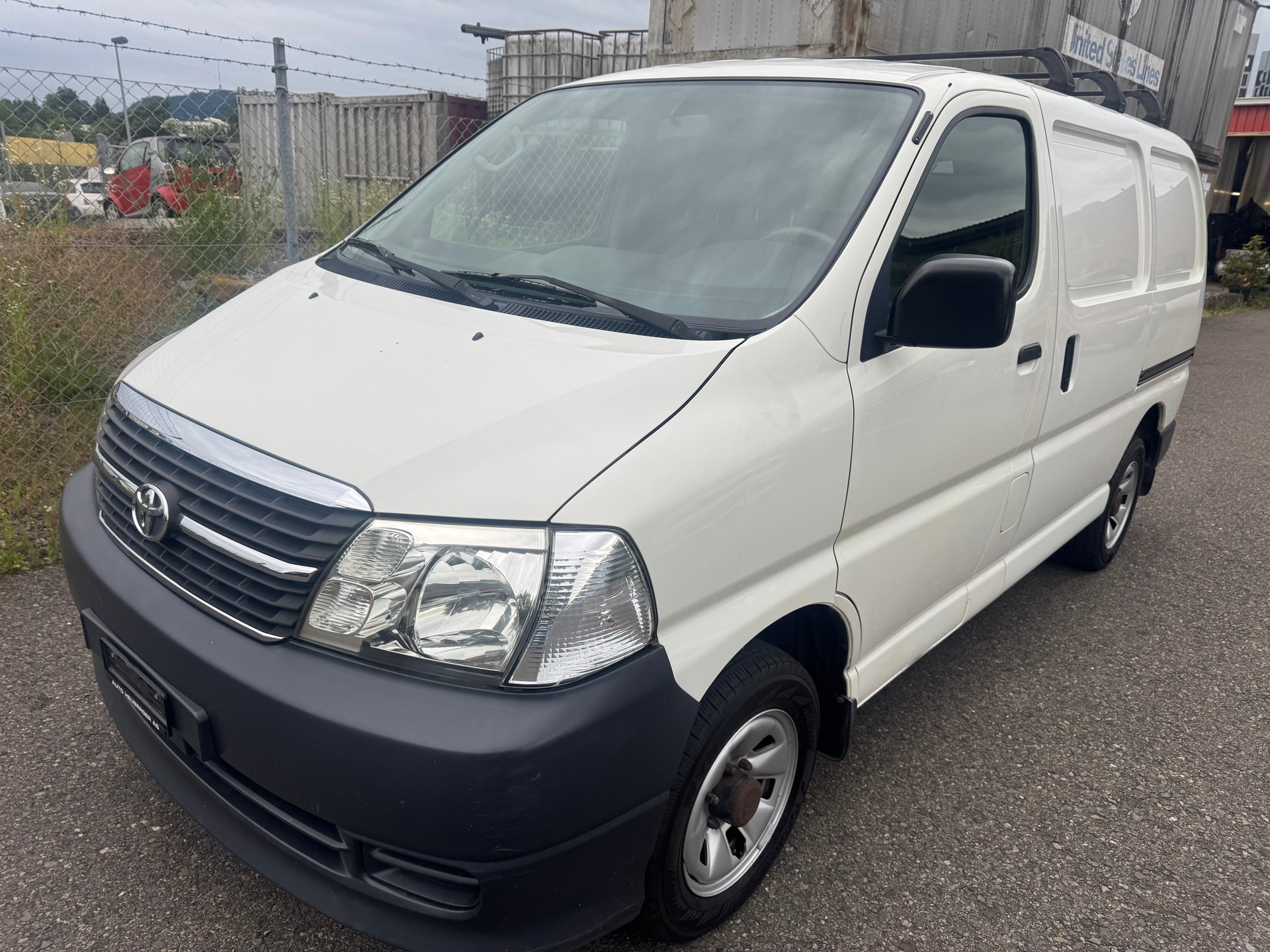TOYOTA Hiace D-4D Van 4WD SWB-image-1