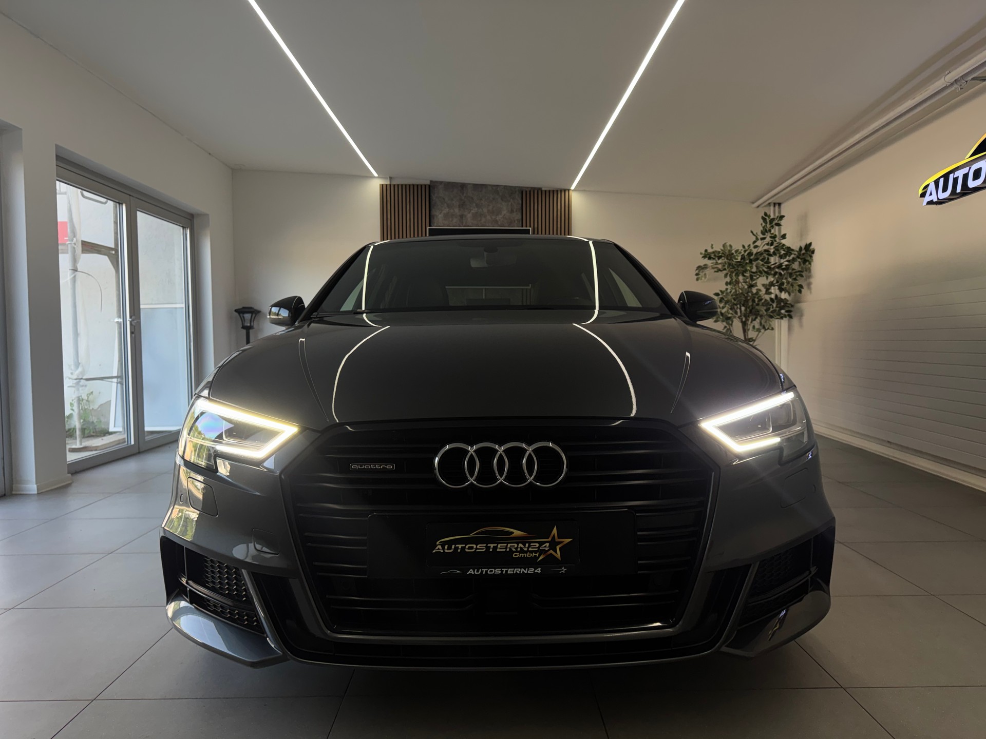 AUDI A3 *Sport*S line* 2.0 TFSI quattro S-tronic*CH-Fahrzeug*Frisch MFK*-showroom-element-2