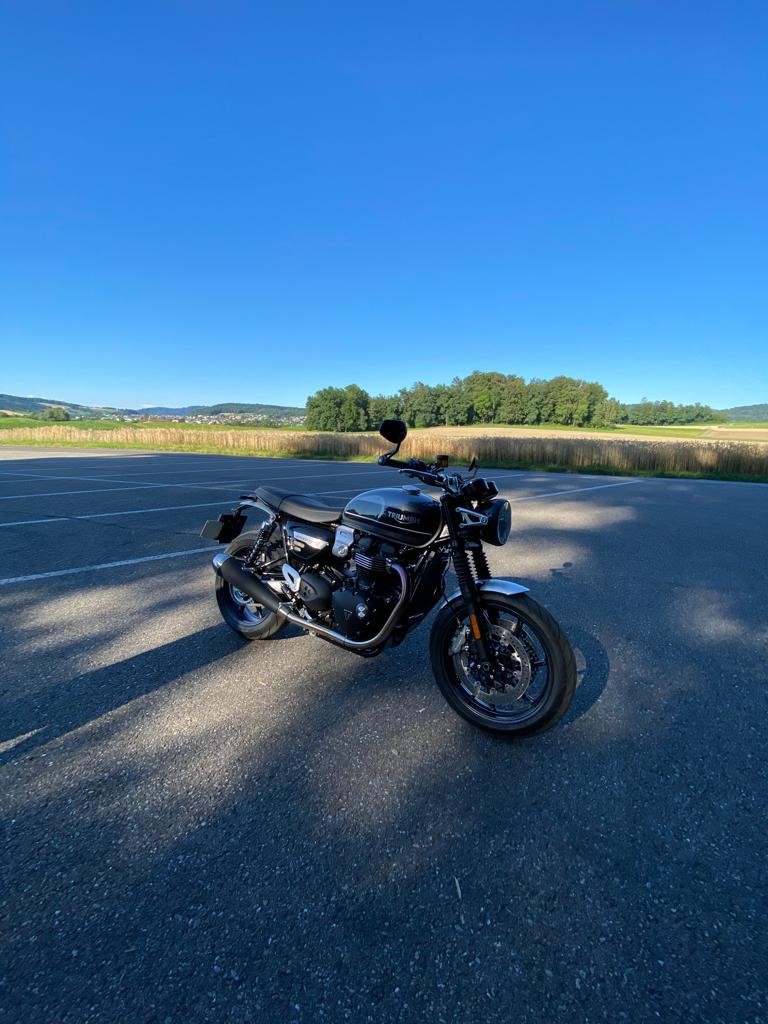 TRIUMPH Speed Twin 1200-image-2