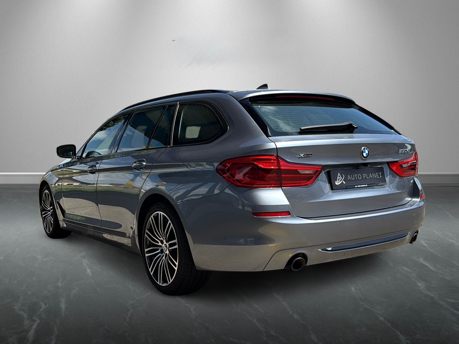 BMW 530d xDrive Touring Sport Line Steptronic-showroom-element-2