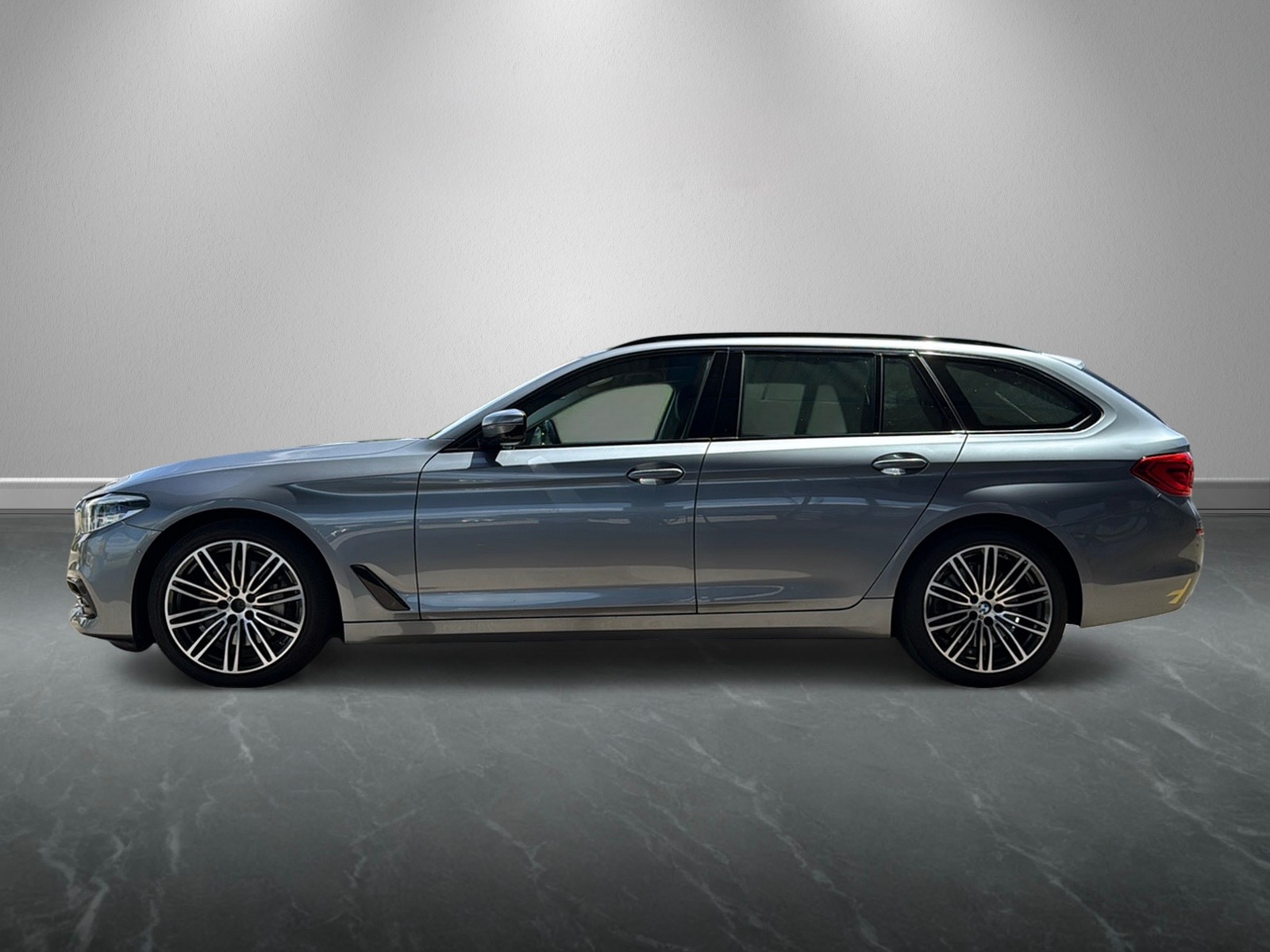 BMW 530d xDrive Touring Sport Line Steptronic-showroom-element-1