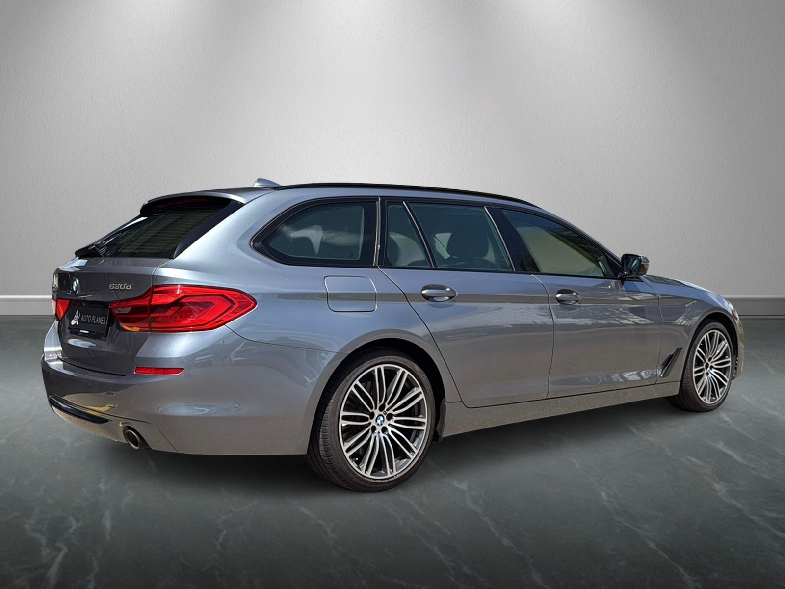 BMW 530d xDrive Touring Sport Line Steptronic-showroom-element-3