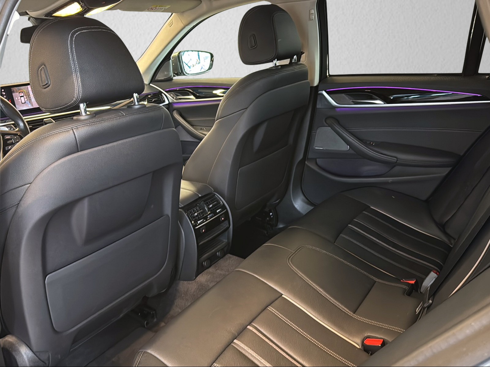 BMW 530d xDrive Touring Sport Line Steptronic-image-11