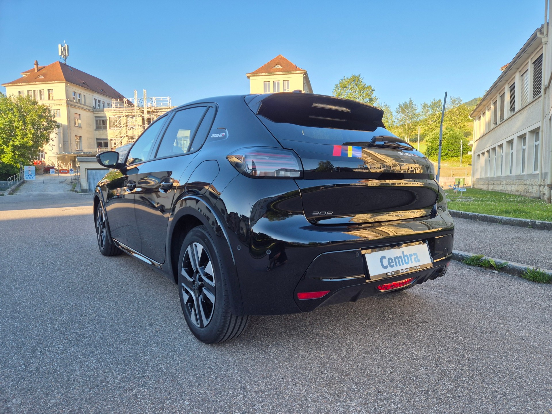PEUGEOT 208 R 1.2-showroom-element-2