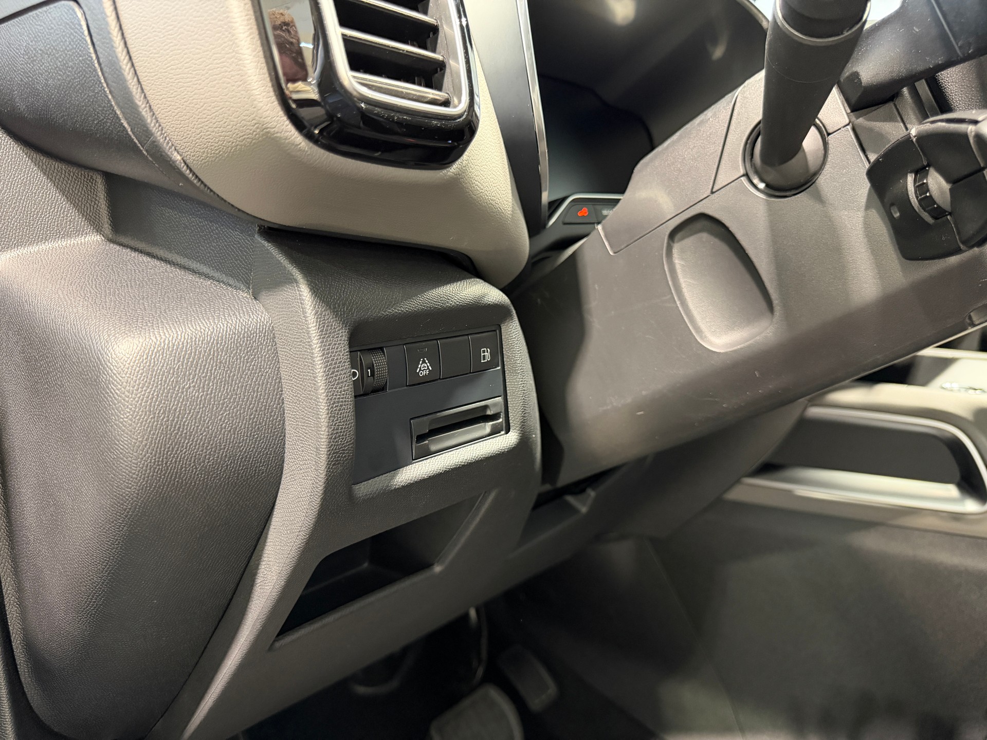 CITROEN C5 Aircross 1.6 PHEV Swiss Edition-image-15